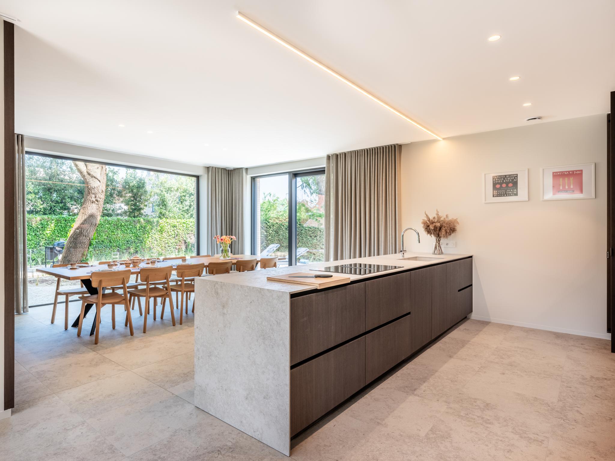 Swimming pool area at St-Ides in Sint-Idesbald