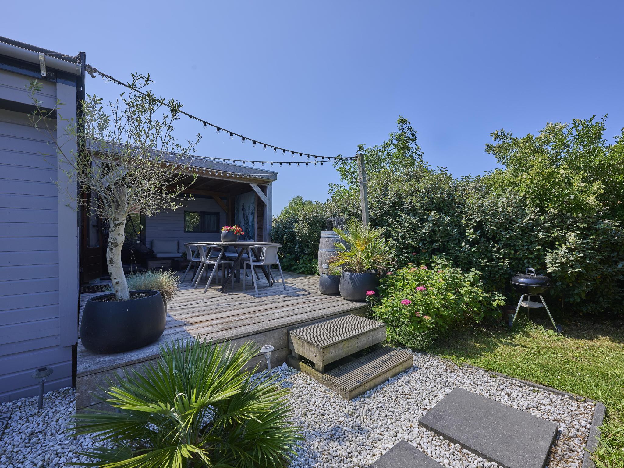 Swimming pool area at Zomerzoet in Brouwershaven