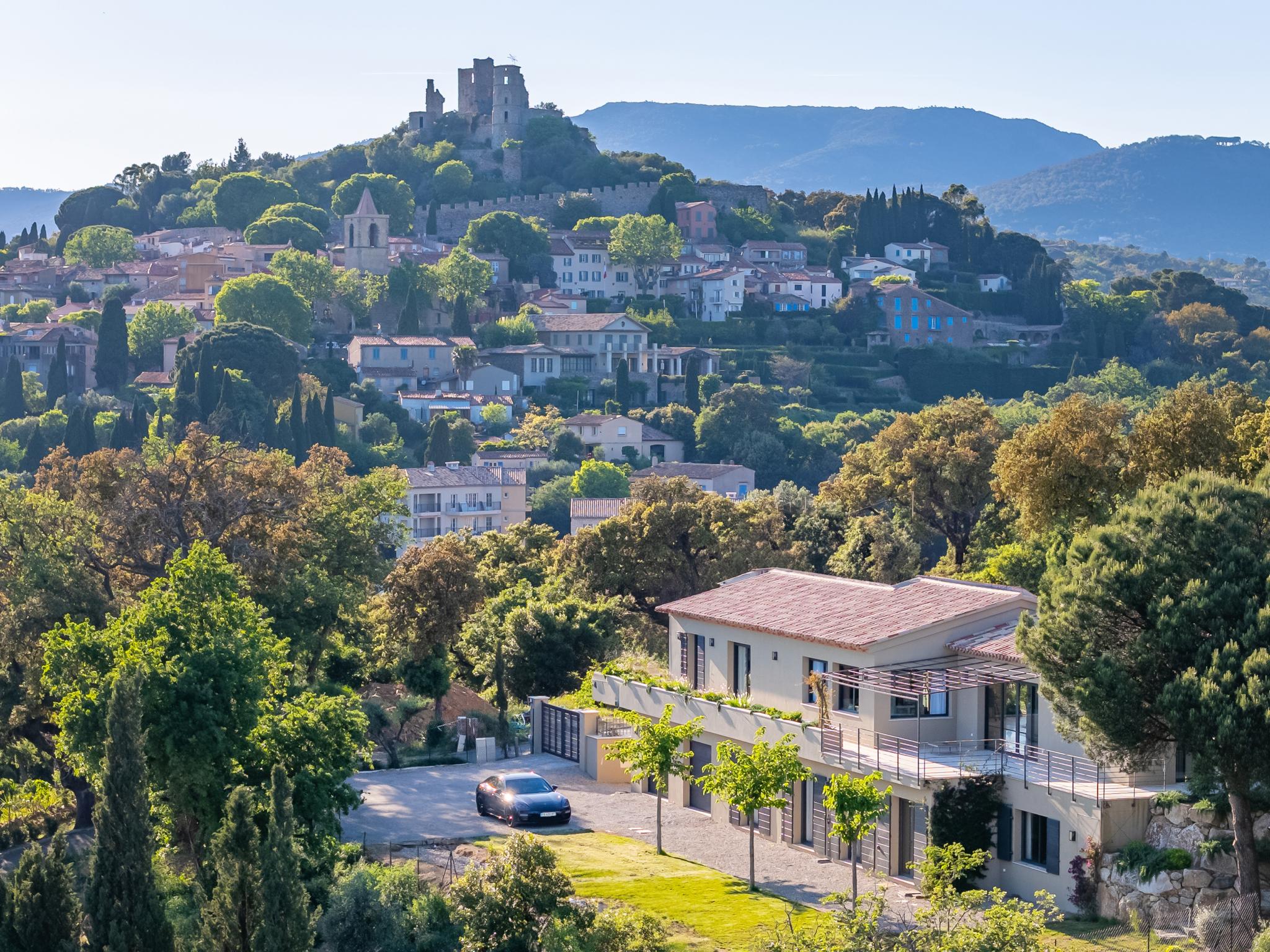 Bedroom with comfortable beds at Vue Saint Tropez in Grimaud
