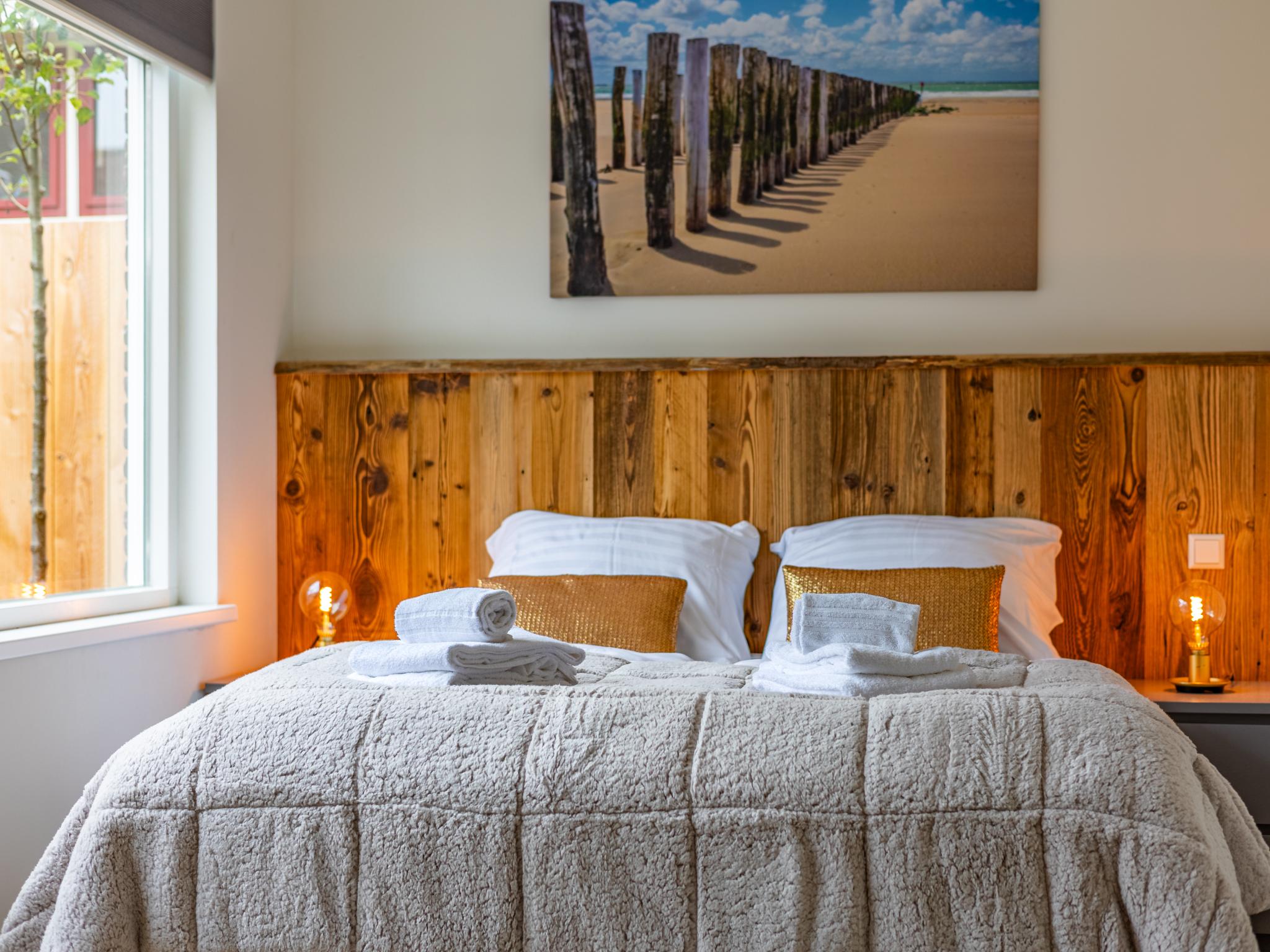 Swimming pool area at Dorpskaemer in Warmenhuizen