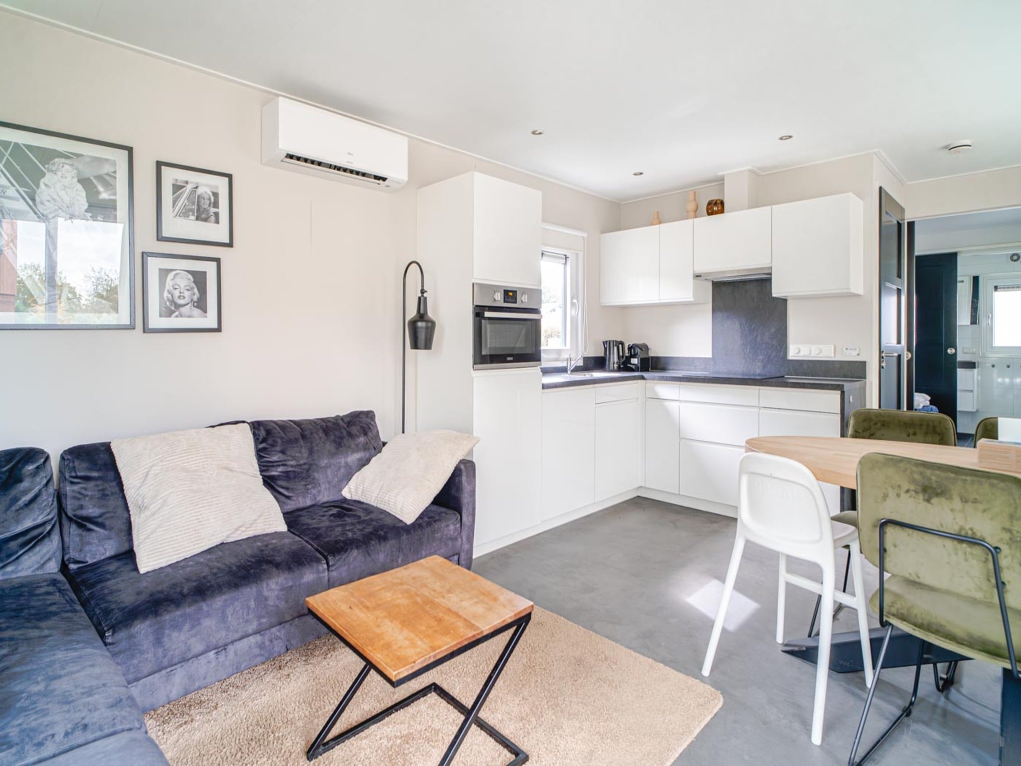 Bedroom with comfortable beds at Het luxe droompaviljoen in Kaatsheuvel