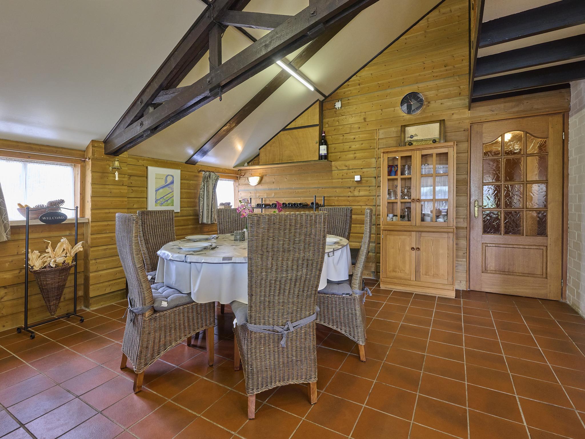 Modern kitchen at De Vrije Vogel in Oisterwijk