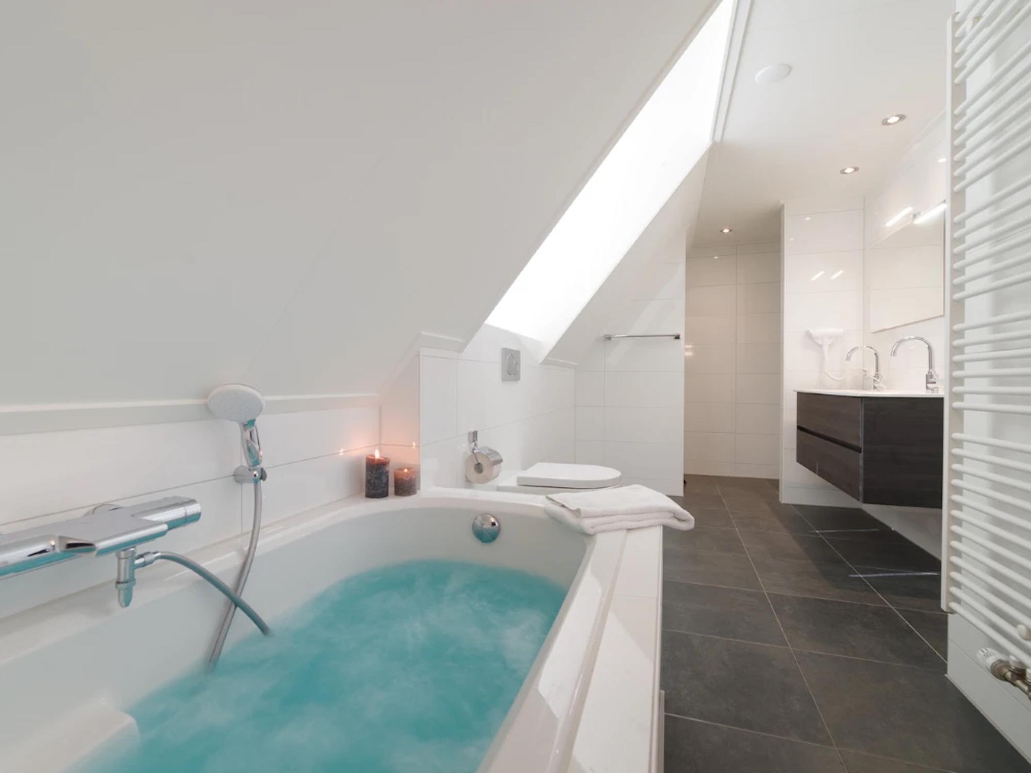 Modern kitchen at Samen aan Zee 46 in Colijnsplaat