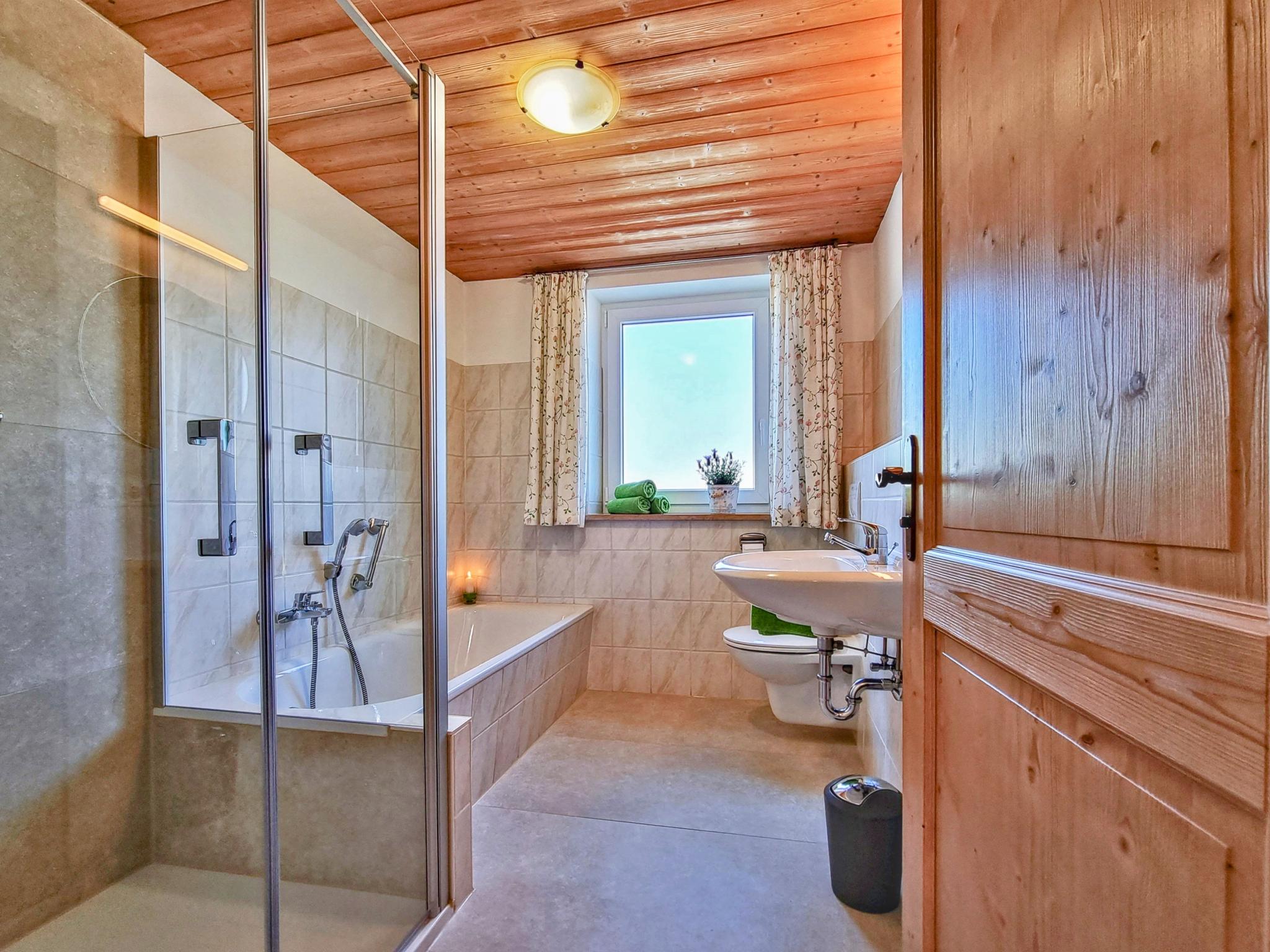 Modern kitchen at Oachkatzl in Wildsteig