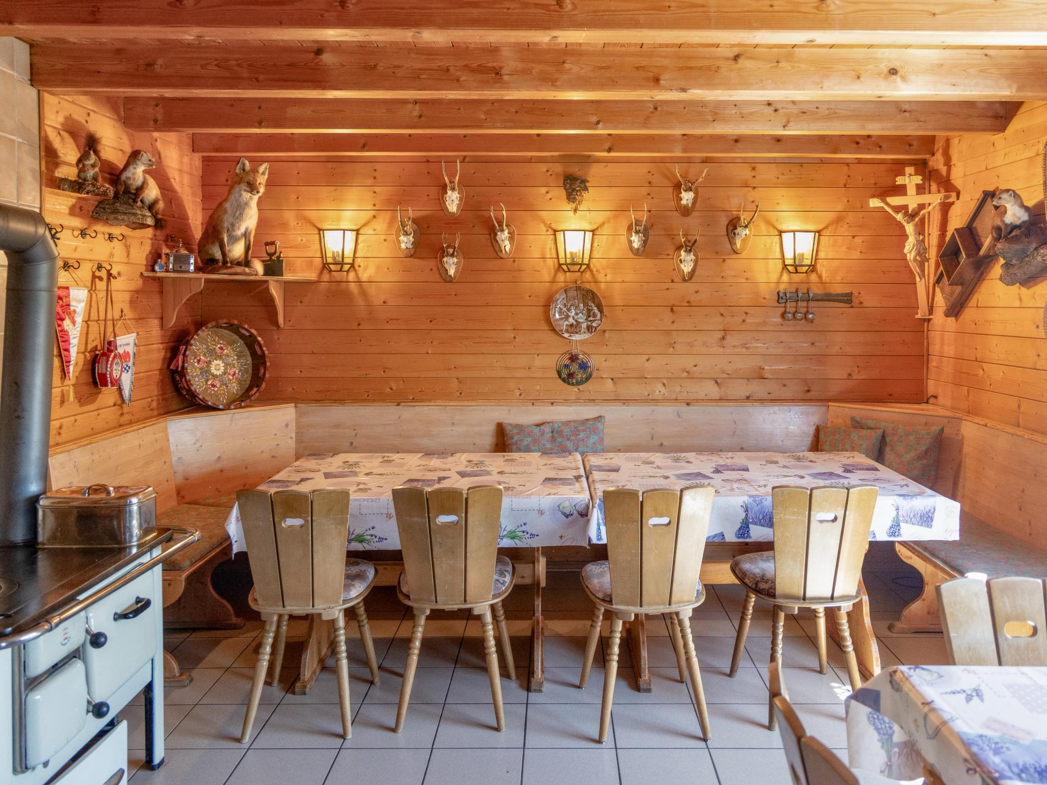 Modern kitchen at Veste Coburg Blick in Waffenrod - Hinterrod