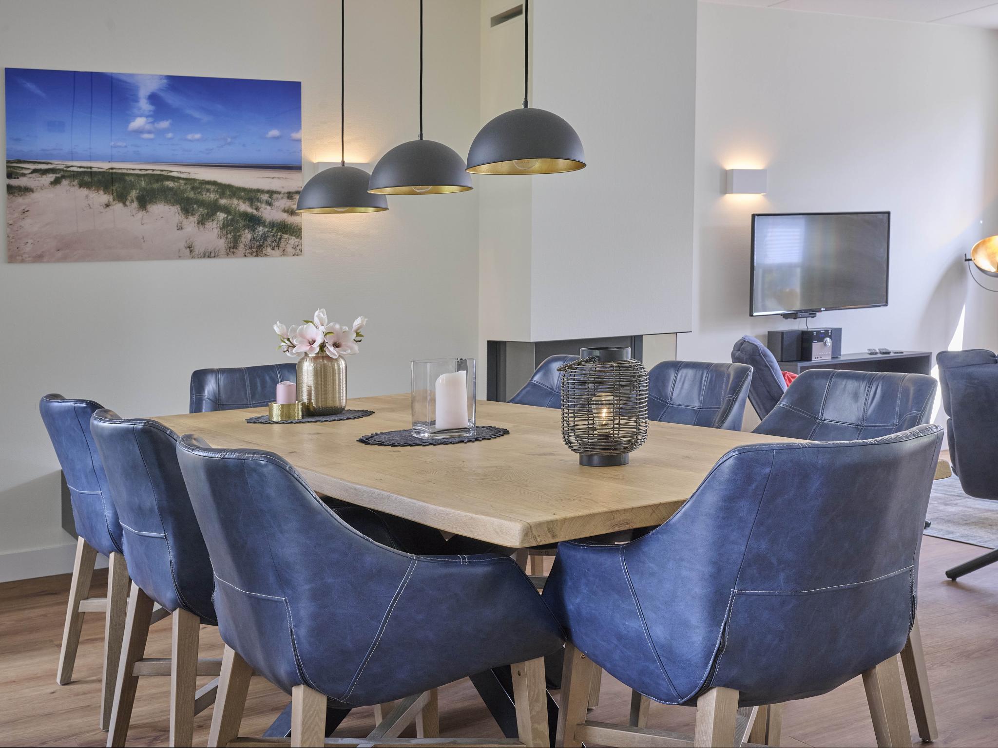 Swimming pool area at Beach deluxe in Colijnsplaat