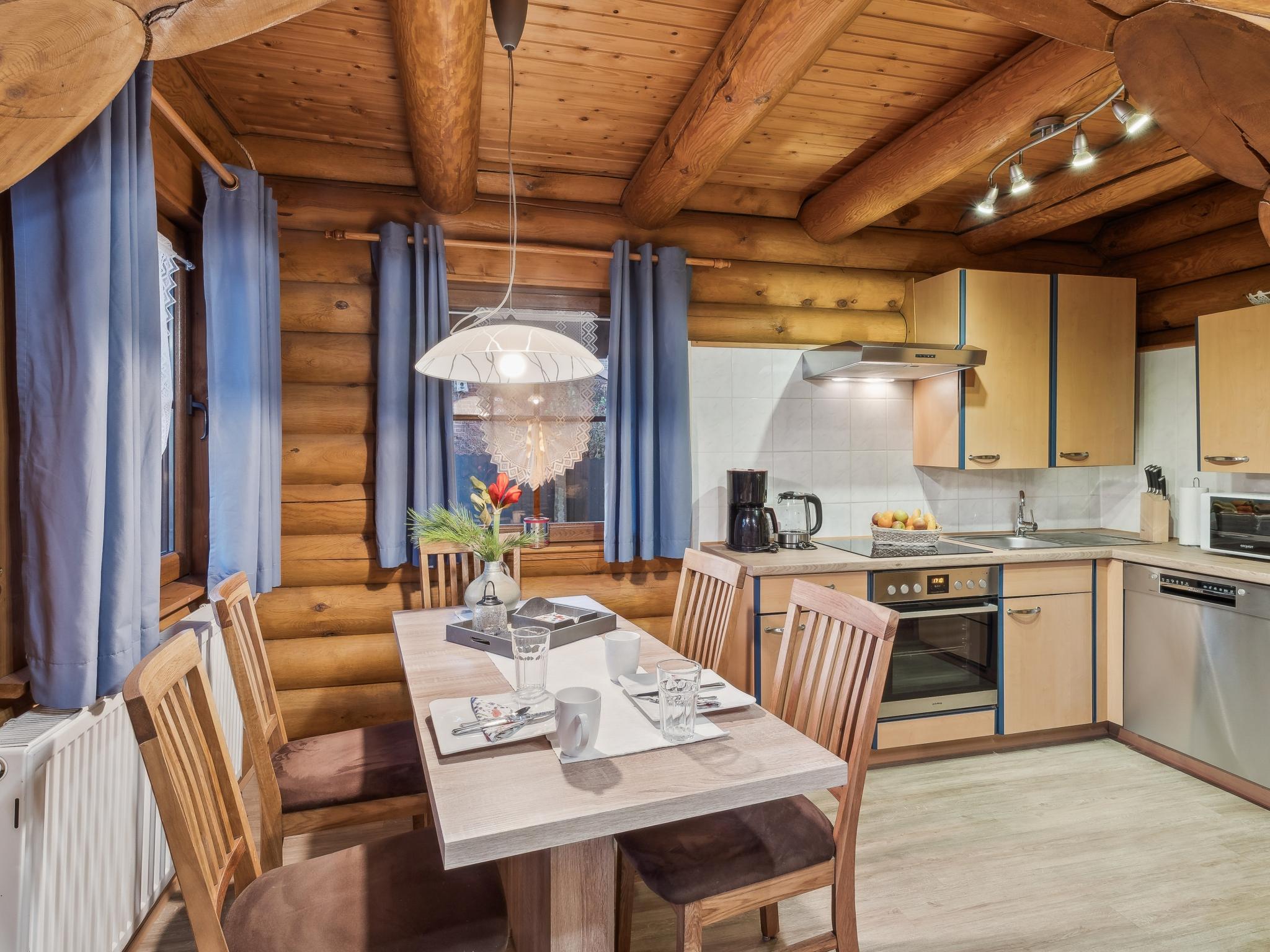 Bedroom with comfortable beds at Ute in Dankerode