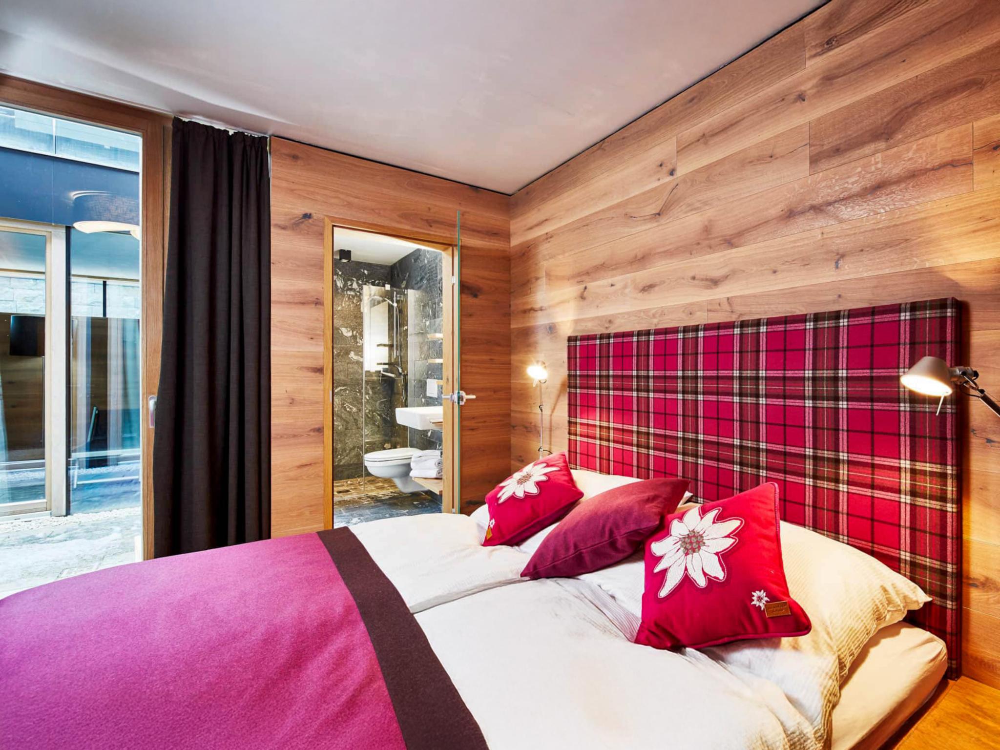 Bathroom facilities at Smaragdresort Gipfelstürmer in Bramberg