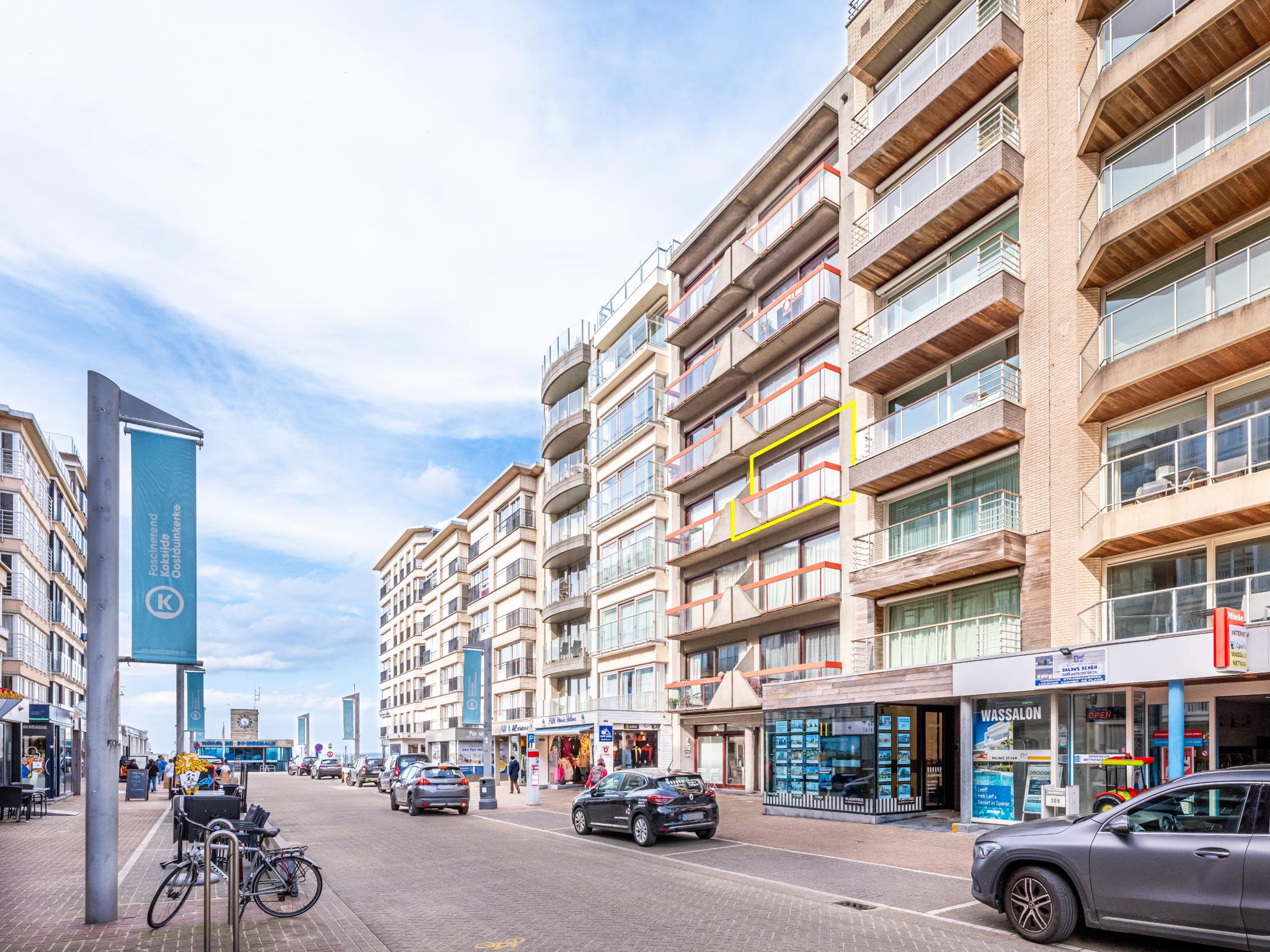 Outdoor terrace and views at Anais derde in Sint-Idesbald