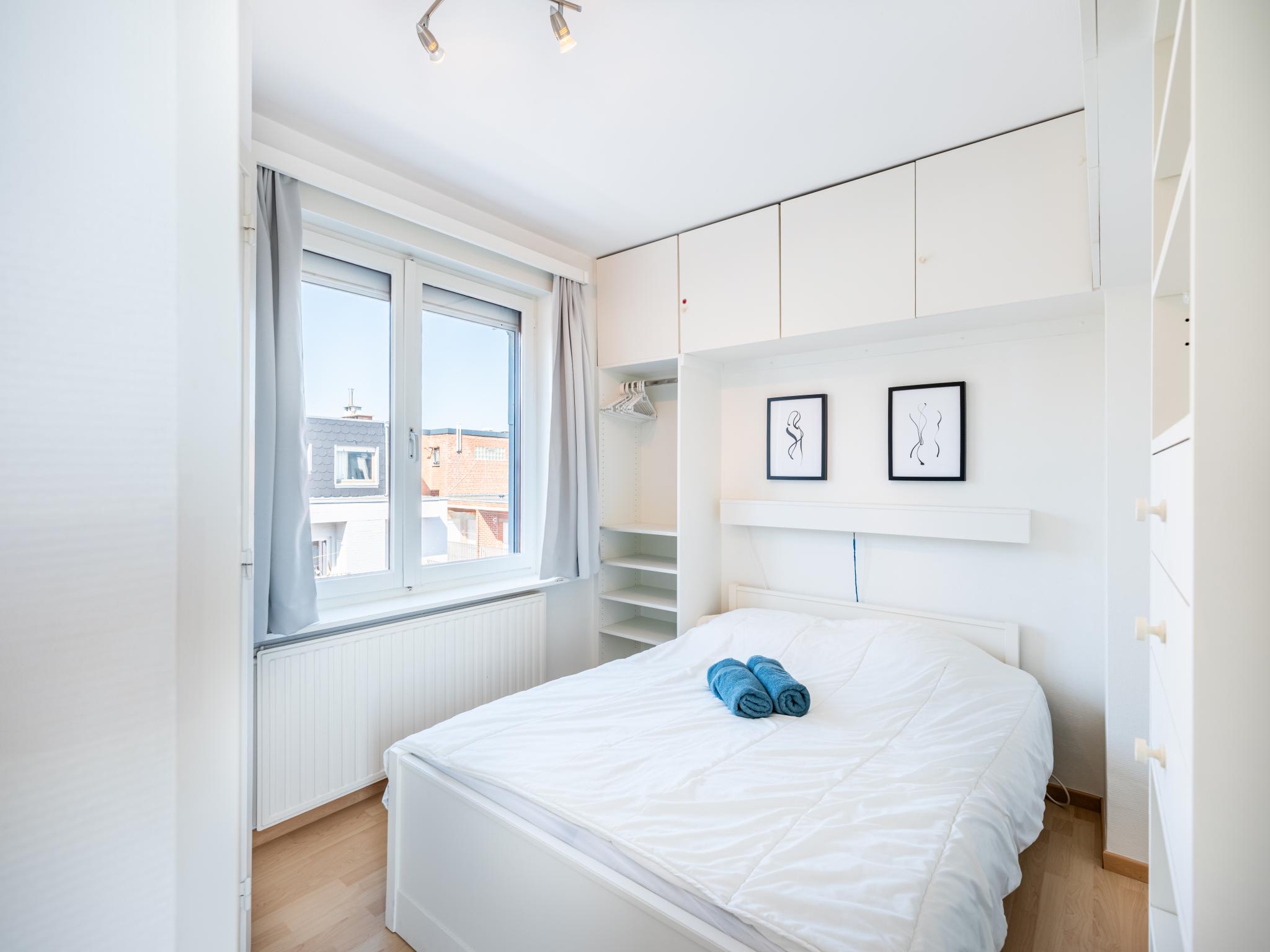 Swimming pool area at Apollo Sixième in Koksijde