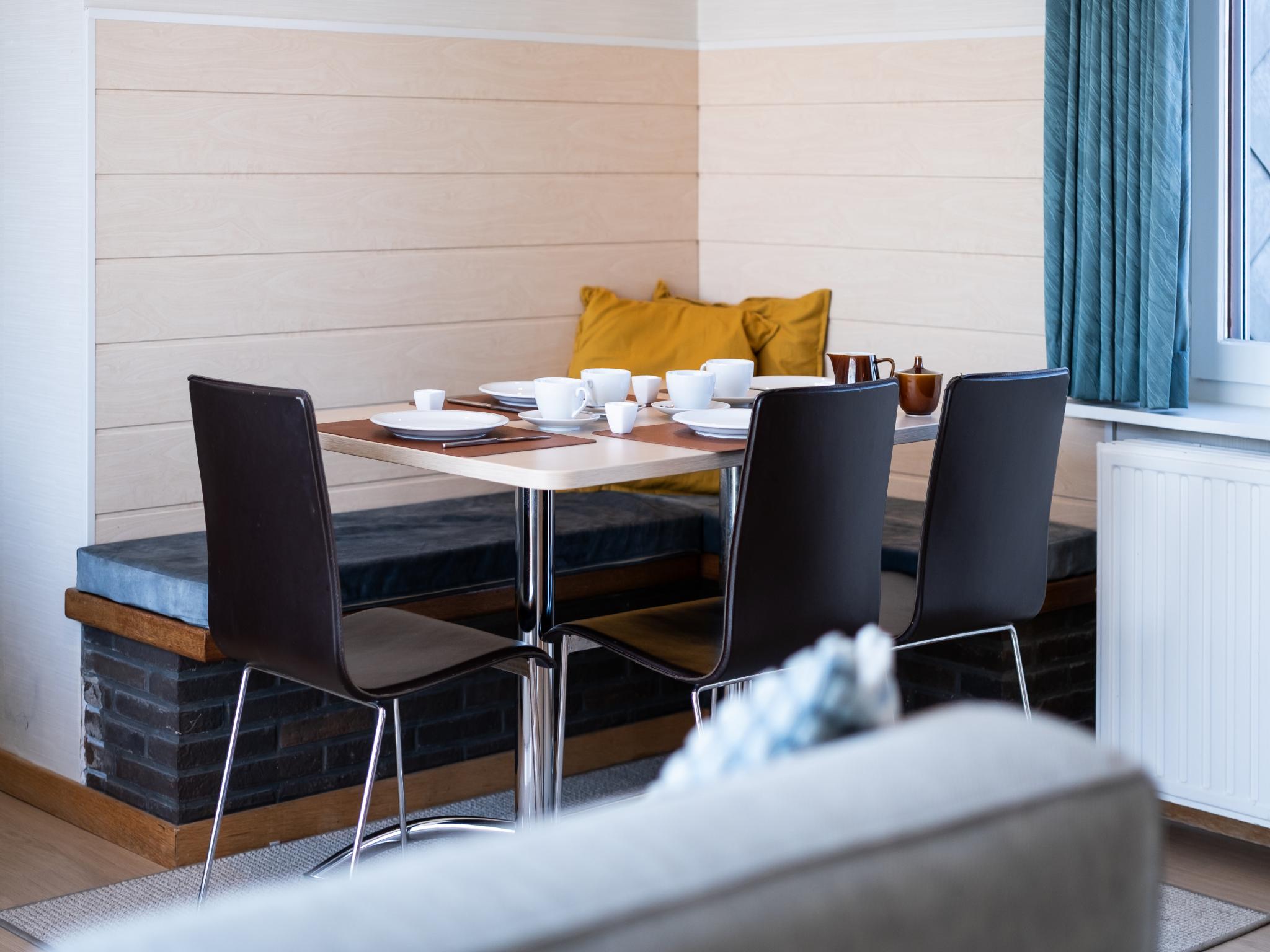 Bathroom facilities at Apollo Sixième in Koksijde