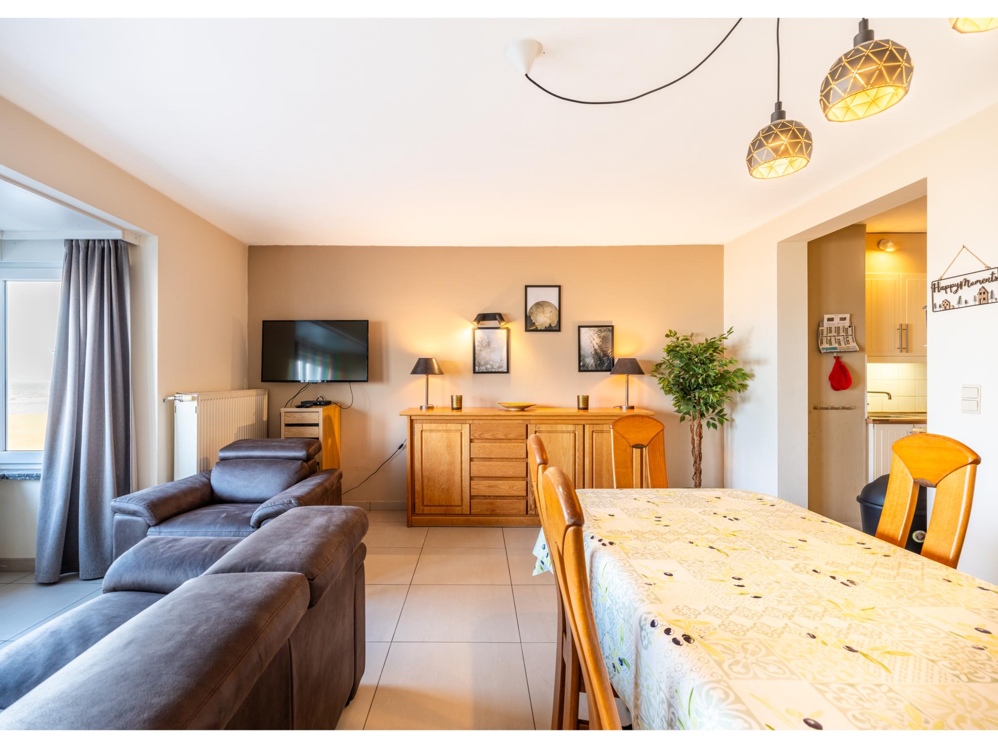 Bedroom with comfortable beds at Cortina tweede in Koksijde