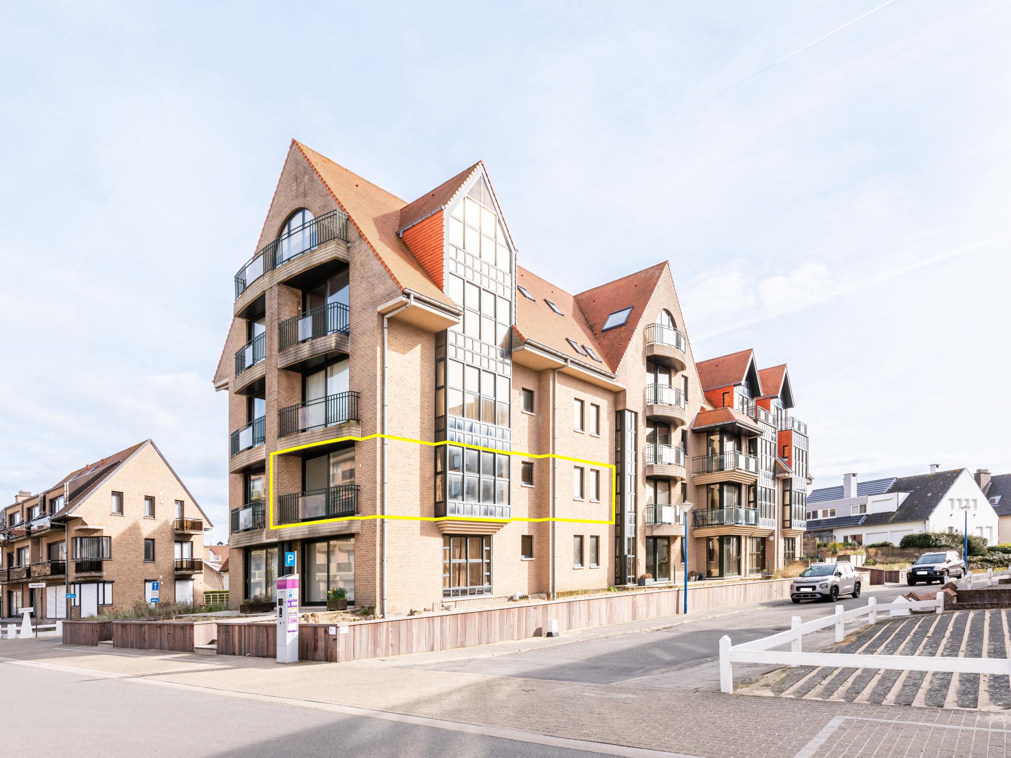 Outdoor terrace and views at Delfien Eerste in Koksijde