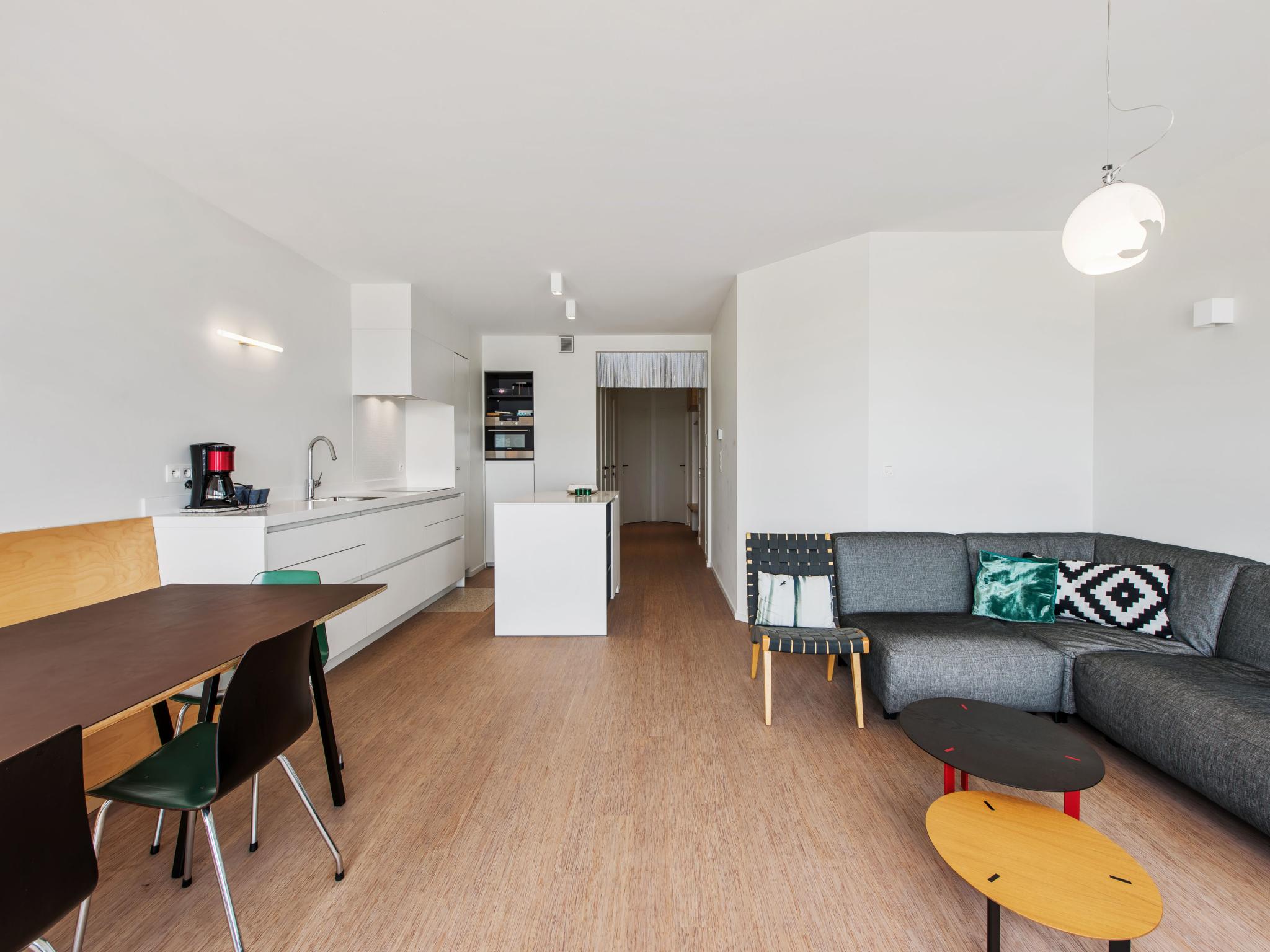 Swimming pool area at De Meeuwen derde in Koksijde