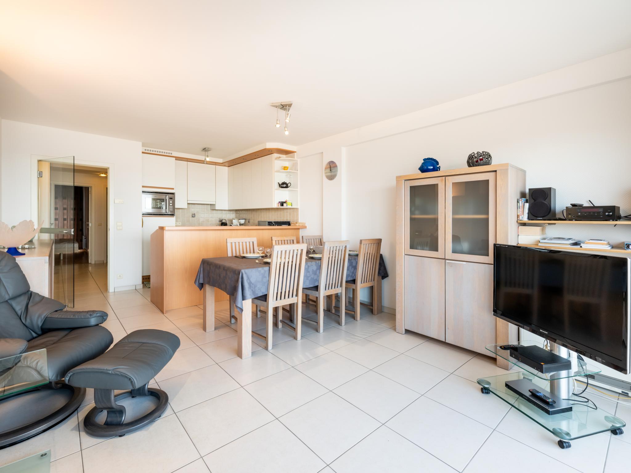 Outdoor terrace and views at Les Petrels tweede in Koksijde