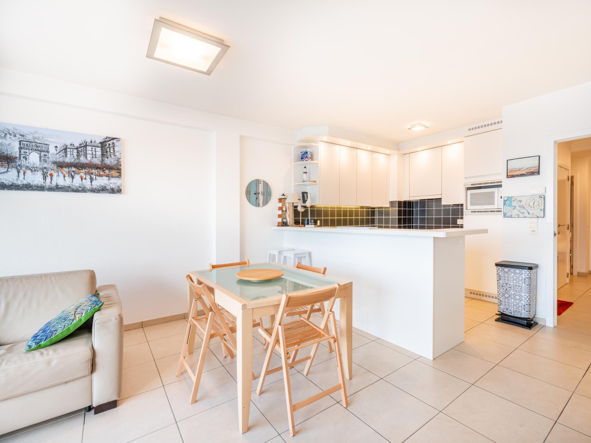 Bathroom facilities at Les Petrels zesde in Koksijde