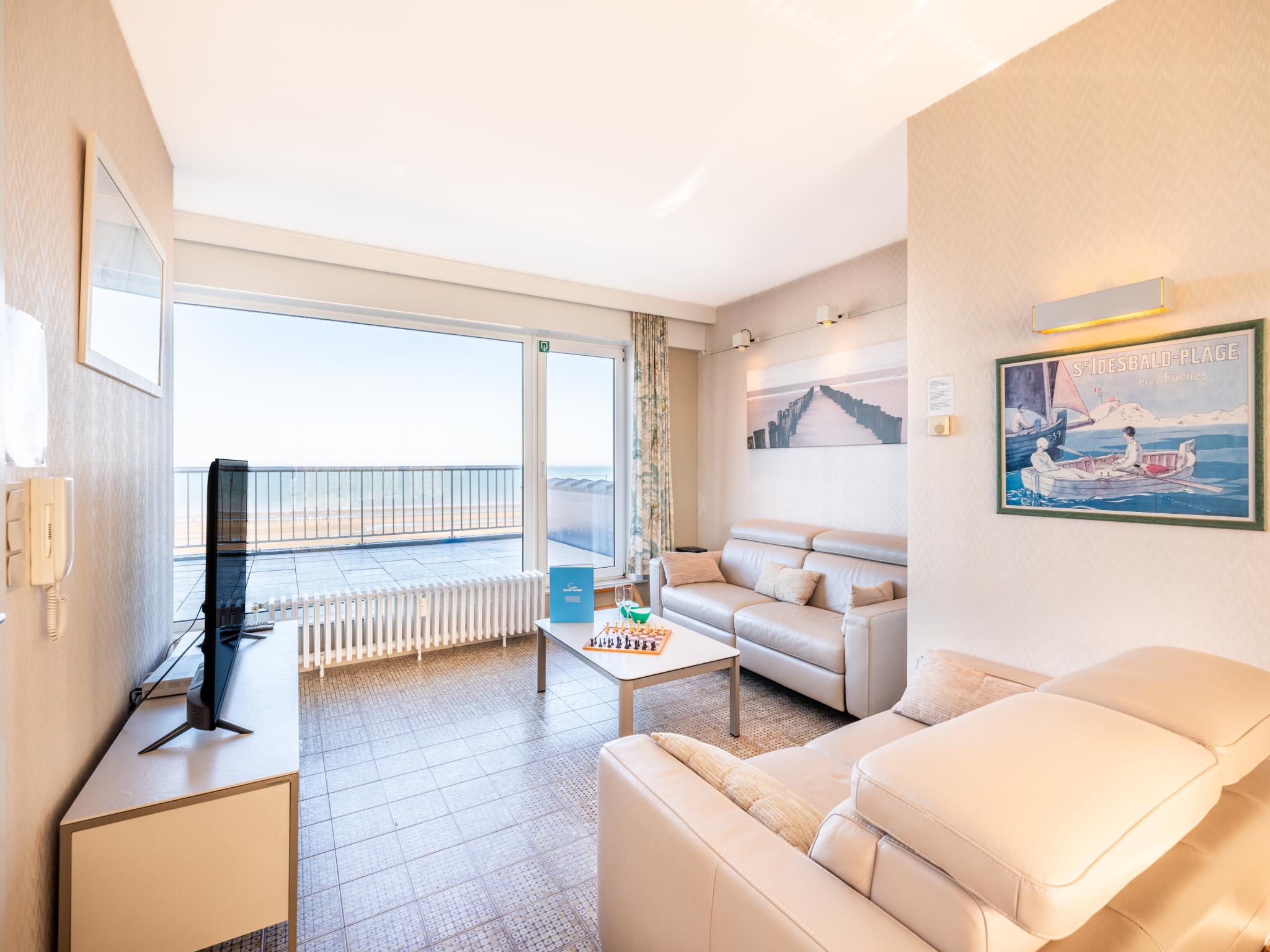 Living area at Zeezicht 7e in Koksijde