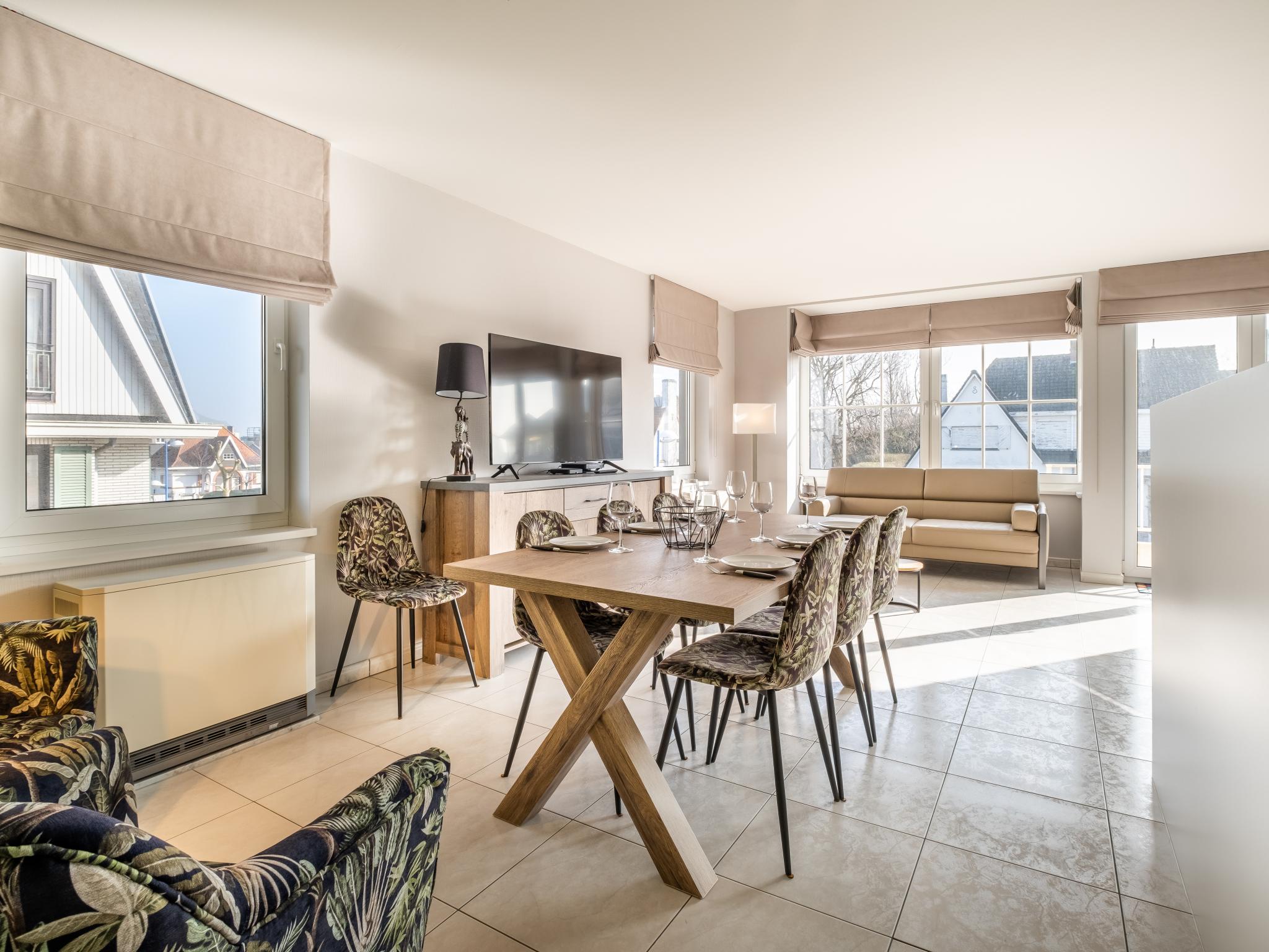 Bedroom with comfortable beds at LeSympa in Sint-Idesbald