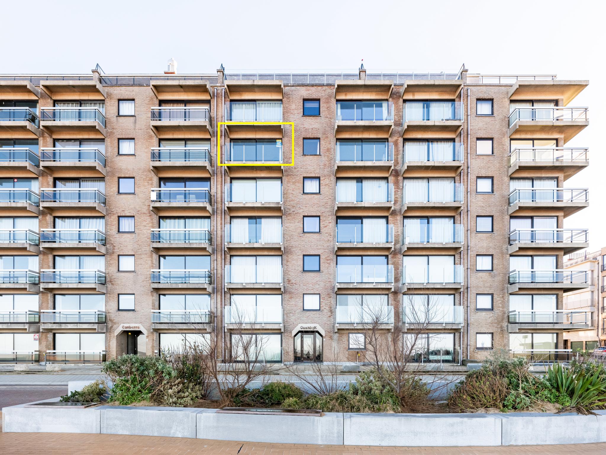 Outdoor terrace and views at La Digue Est cinq in Sint-Idesbald