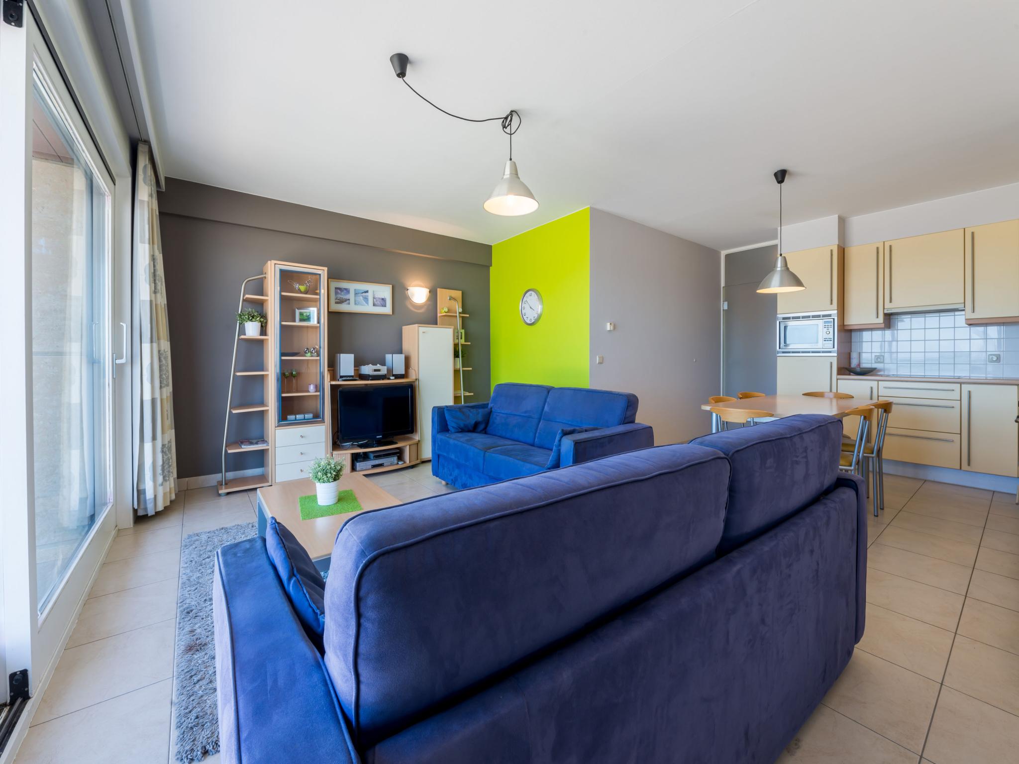 Swimming pool area at Duinzicht vijfde in Koksijde