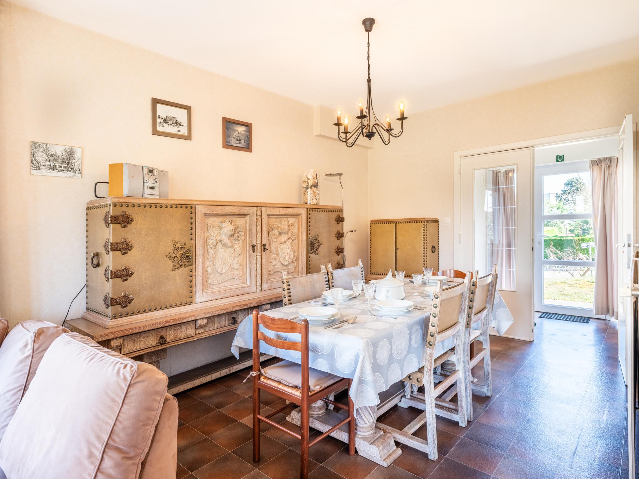 Modern kitchen at Aux Dunes in Koksijde