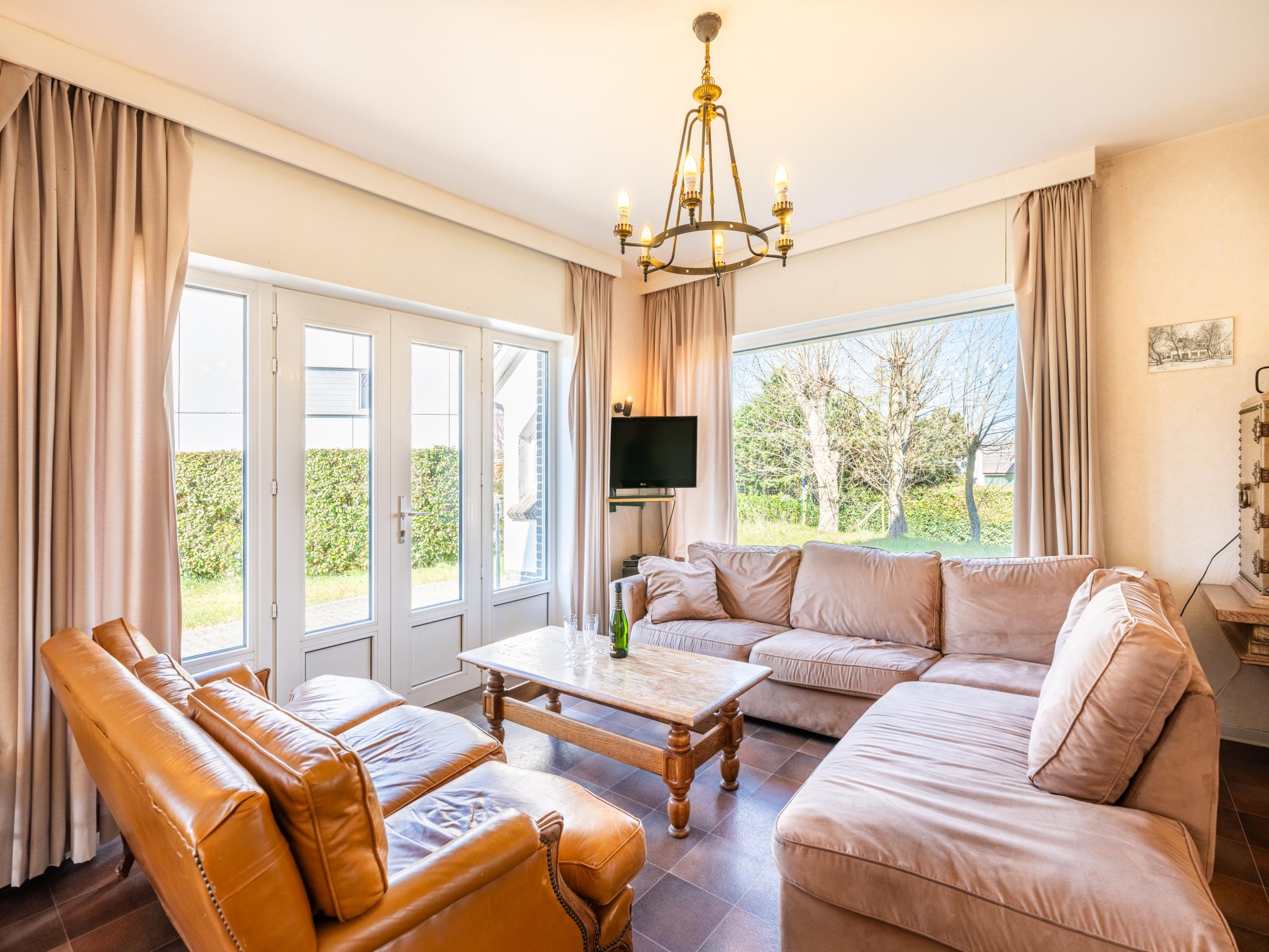 Bedroom with comfortable beds at Aux Dunes in Koksijde