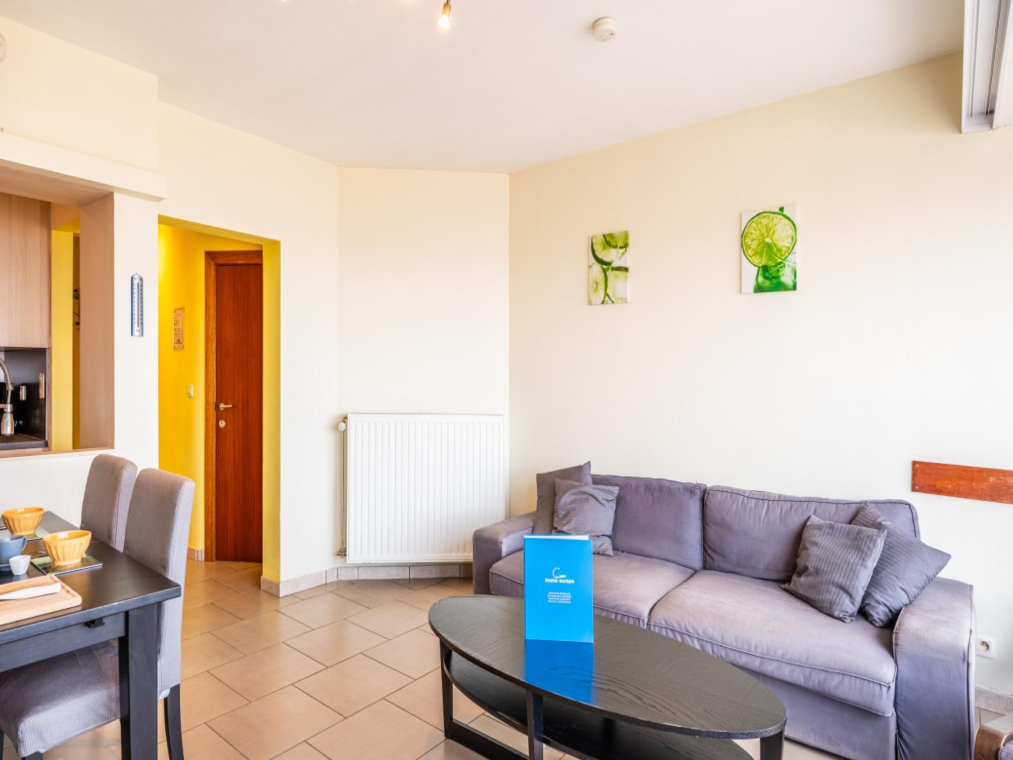 Bedroom with comfortable beds at Vitelli eerste in Koksijde