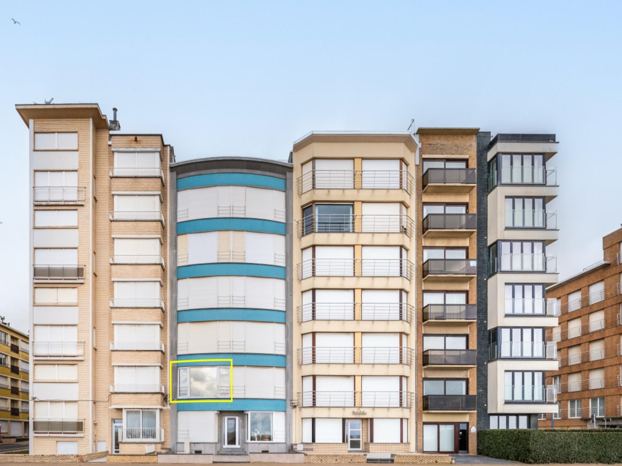 Outdoor terrace and views at Vitelli eerste in Koksijde