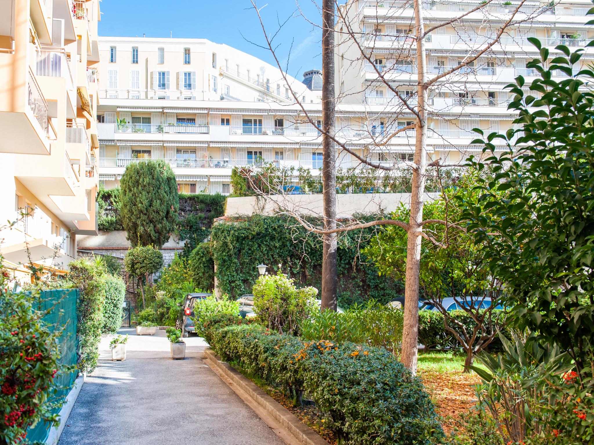 Bathroom facilities at Chez Gabrielle in Menton
