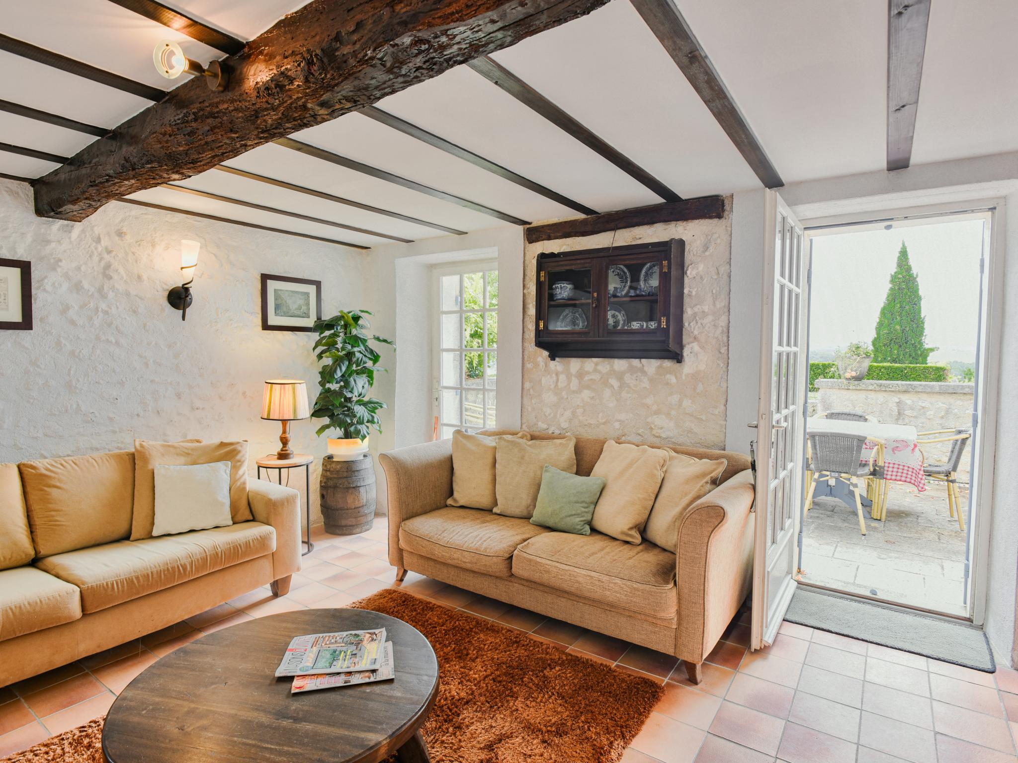 Modern kitchen at Lusignac Maswari in Lusignac