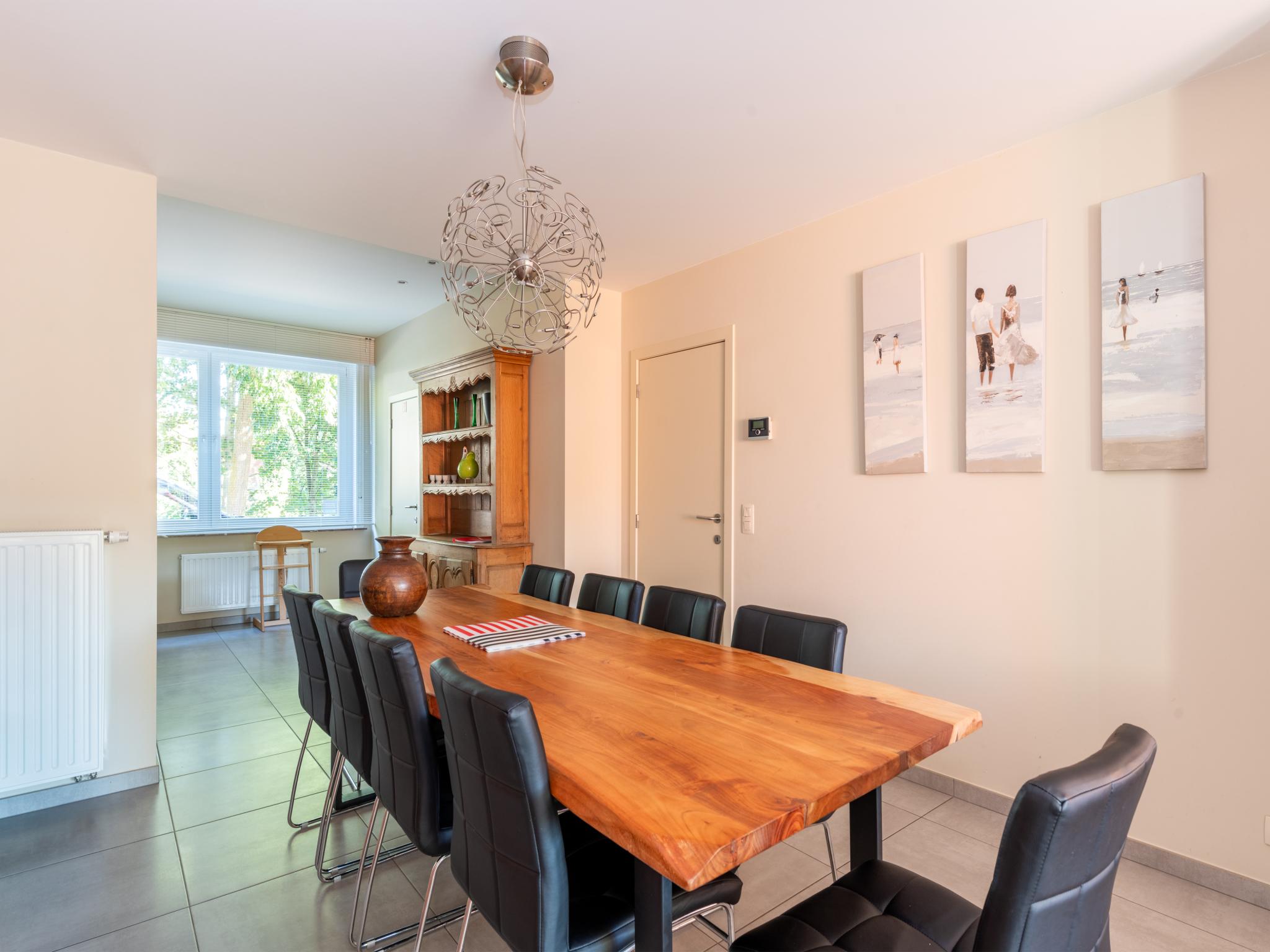 Bedroom with comfortable beds at Le Weekend in Nieuwpoort