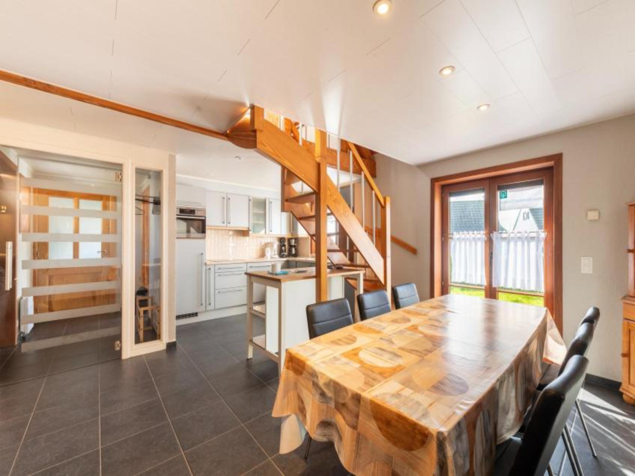 Modern kitchen at Nieuwendamme 108 in Lombardsijde