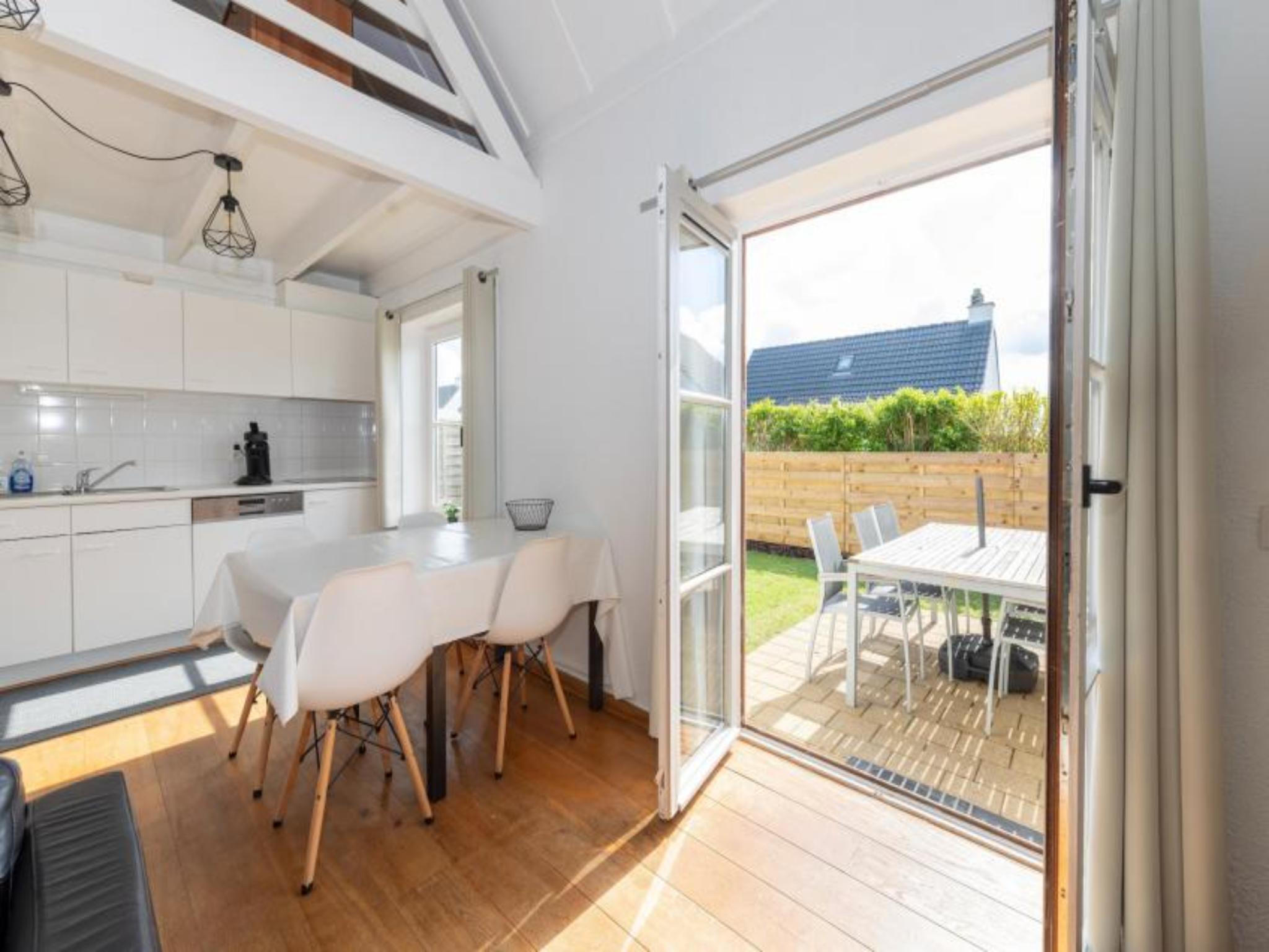 Modern kitchen at Nieuwendamme H114 in Lombardsijde