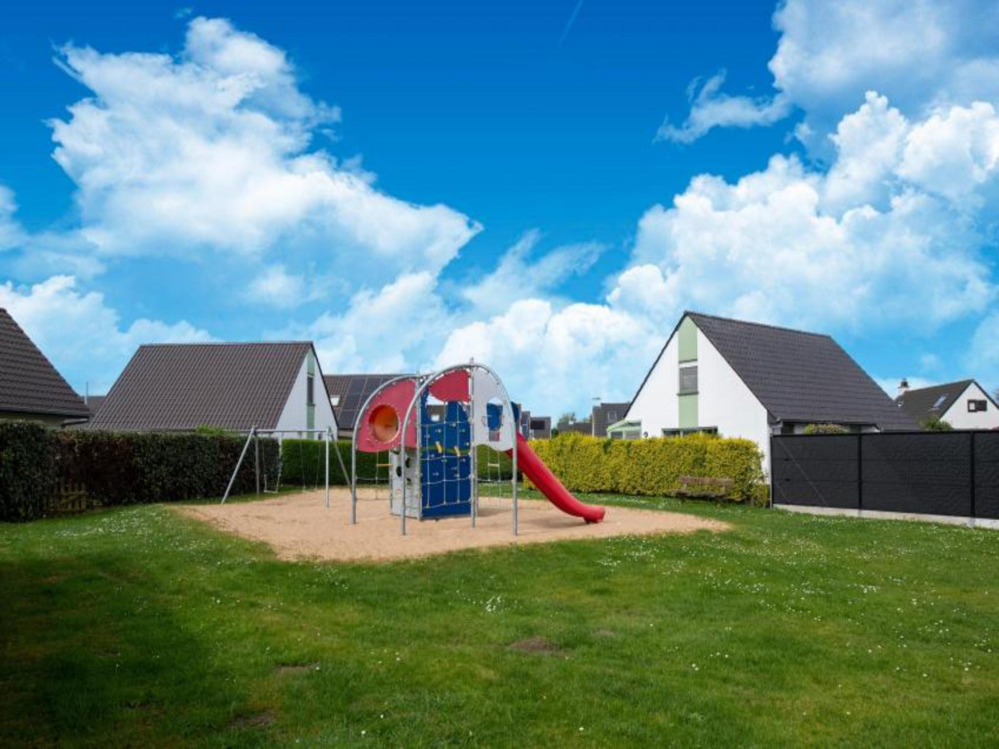 Outdoor terrace and views at Nieuwendamme H114 in Lombardsijde