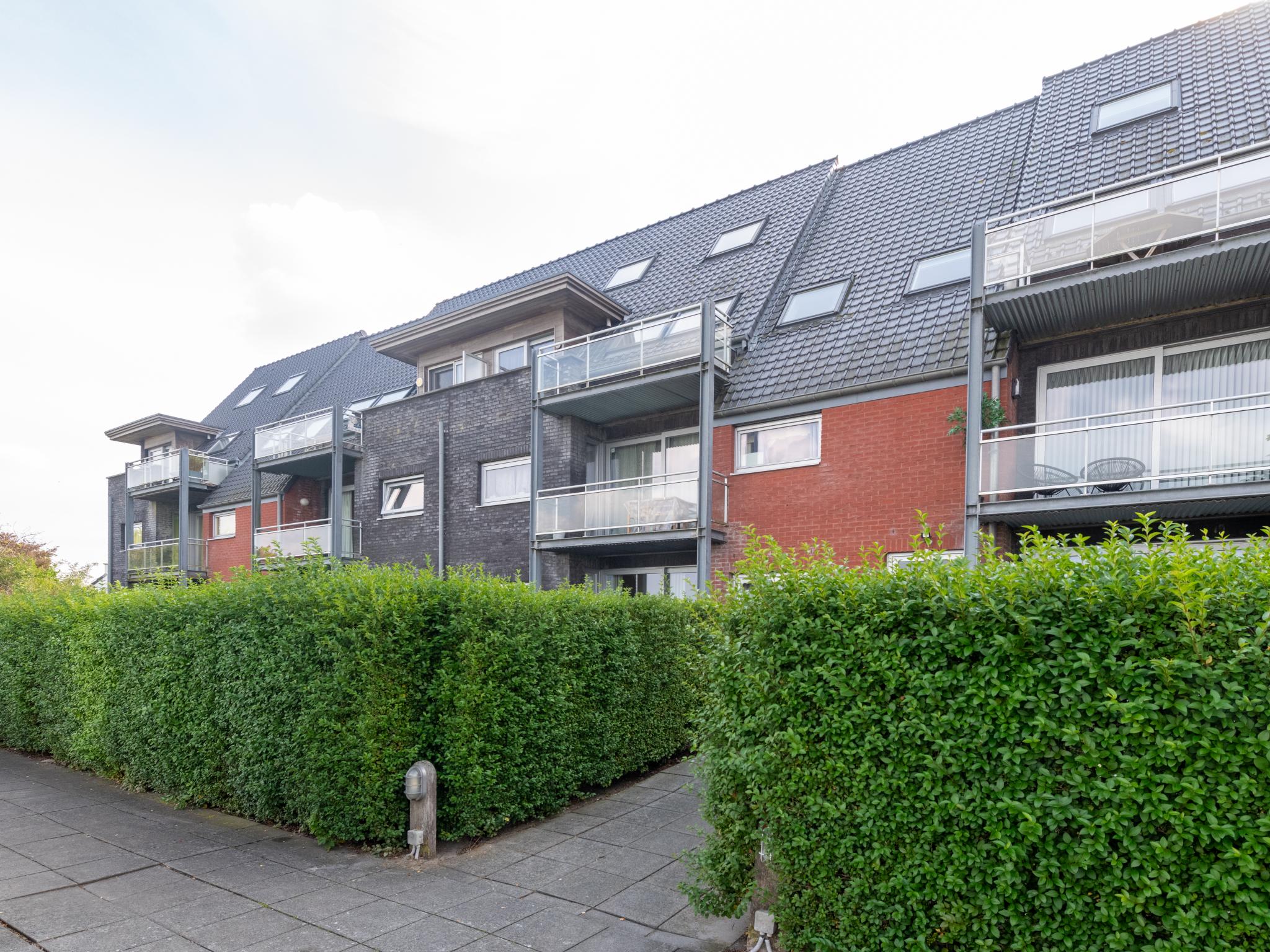 Swimming pool area at Nieuwendamme 40C in Nieuwpoort