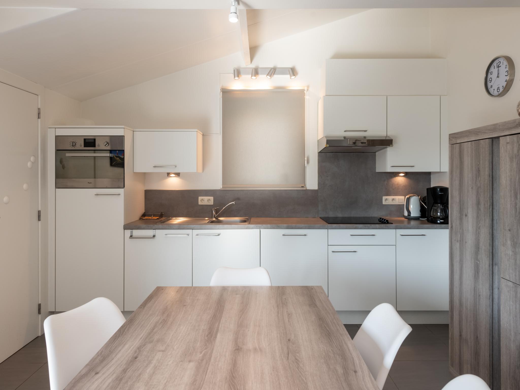 Swimming pool area at Zee en Polder H138 in Lombardsijde