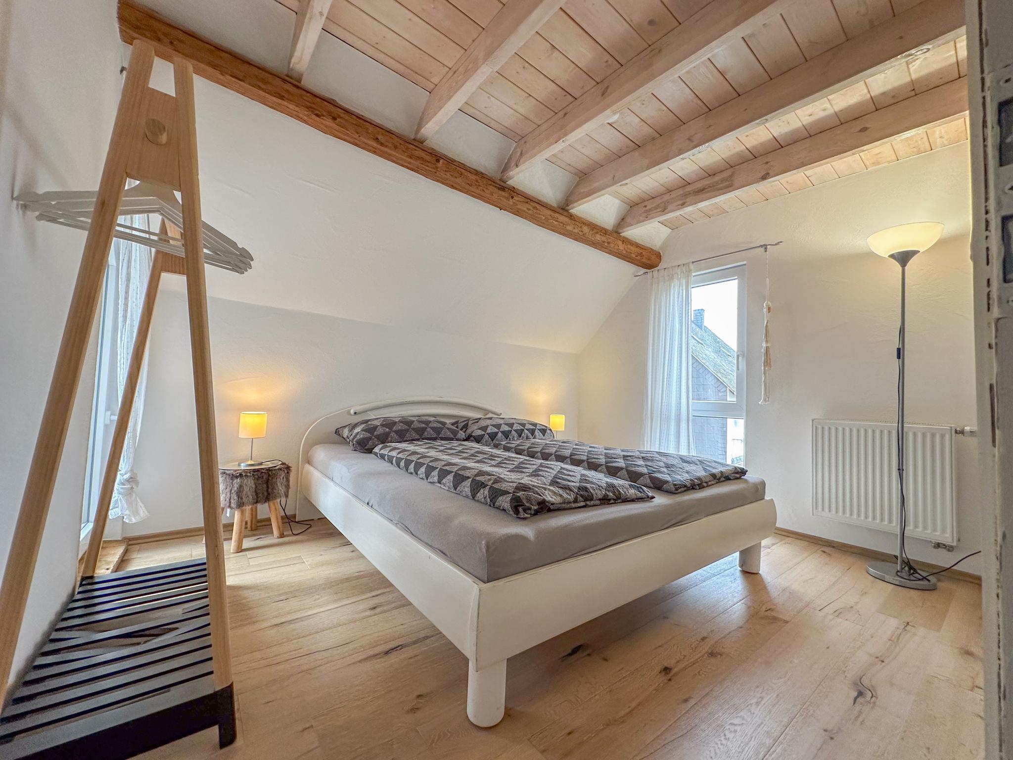 Bedroom with comfortable beds at Harreshof in Roes