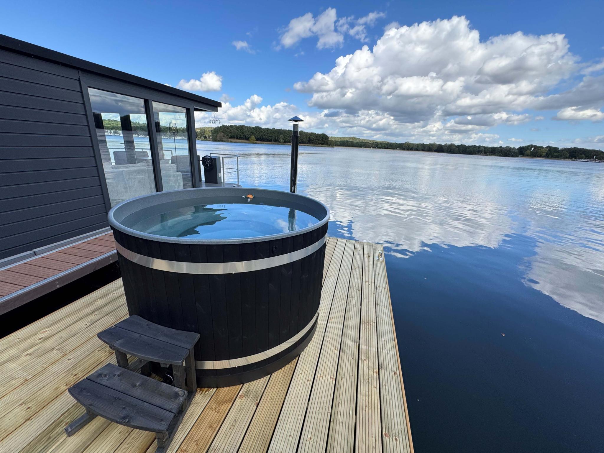Living area at Floating in Limburg - hottub in Middelaar