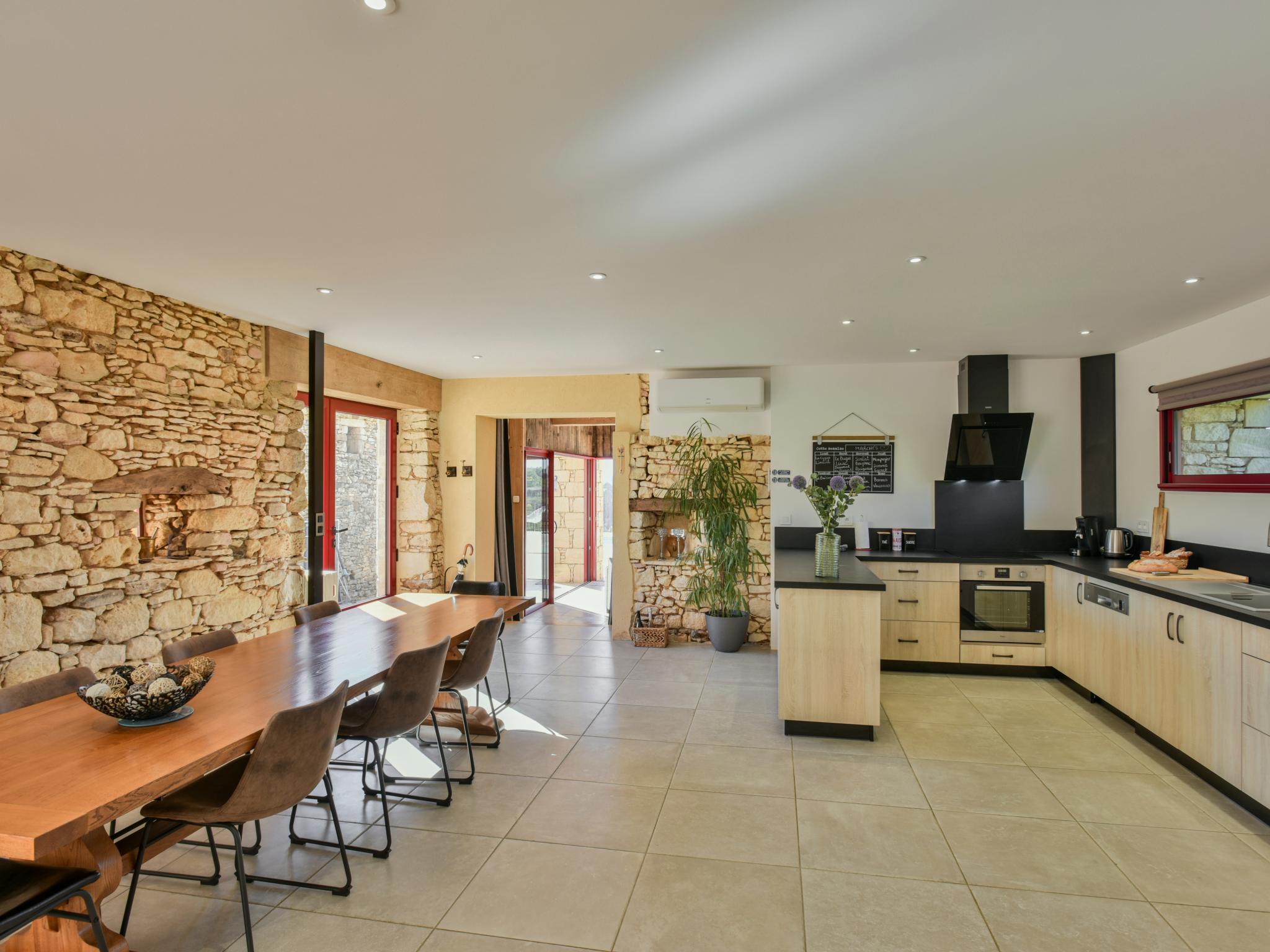 Modern kitchen at Gite Constantin in Prats du Perigord