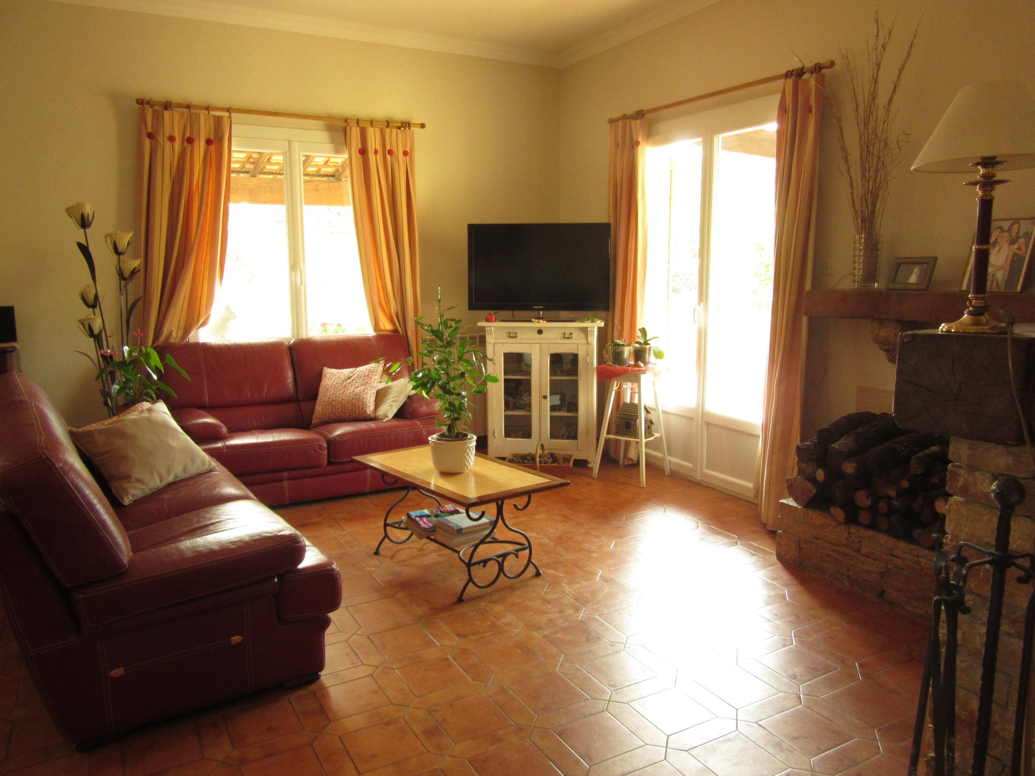Swimming pool area at Le clos de la Tuf in Cotignac