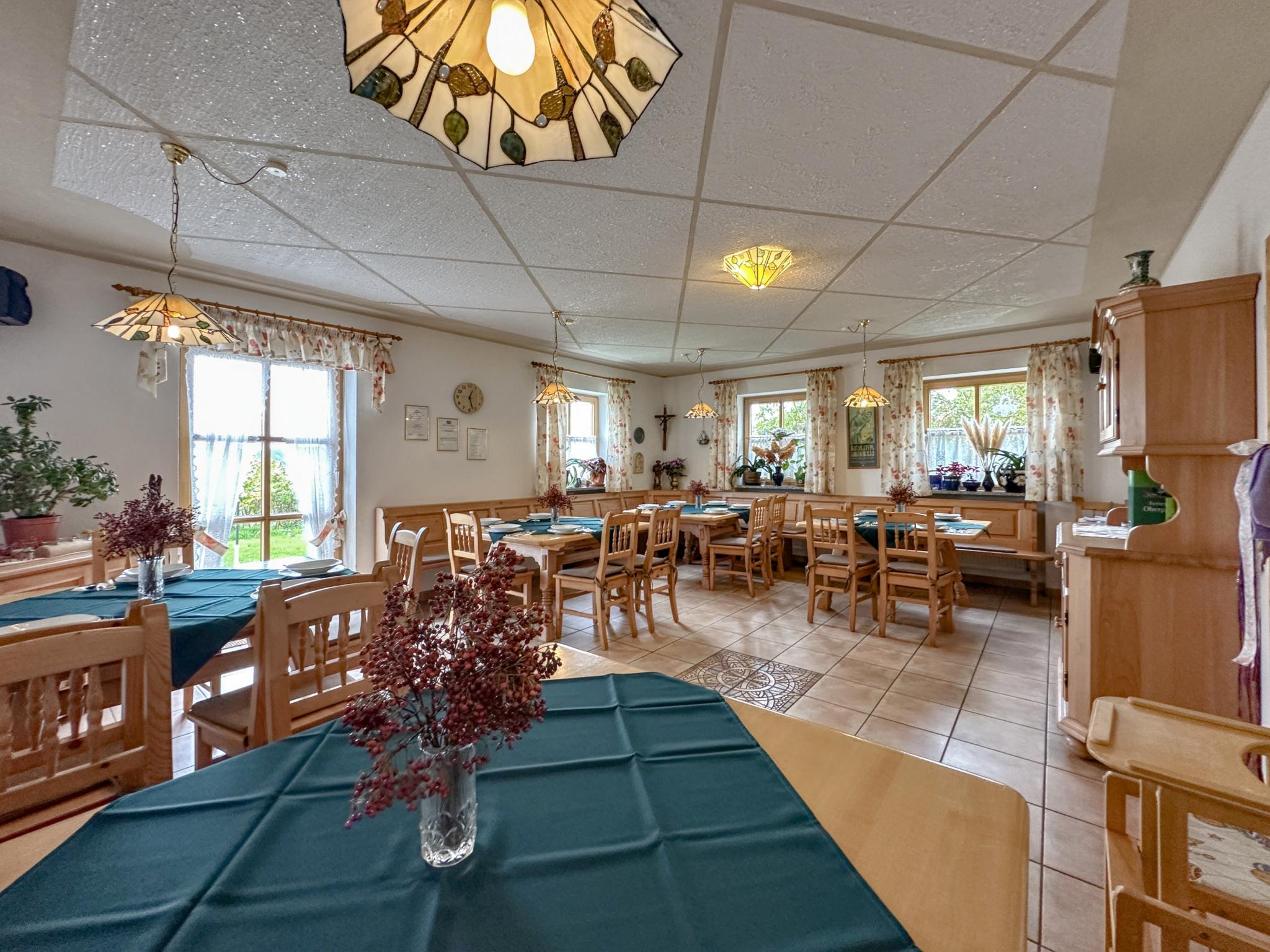 Modern kitchen at Blumenhof in Schönsee