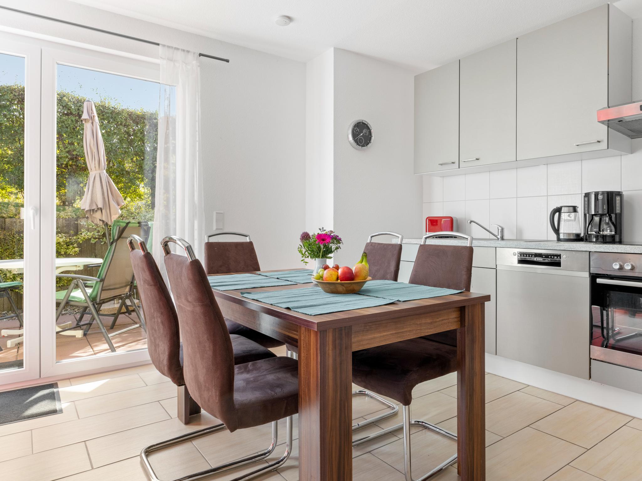 Modern kitchen at Windflüchter XL in Boiensdorf