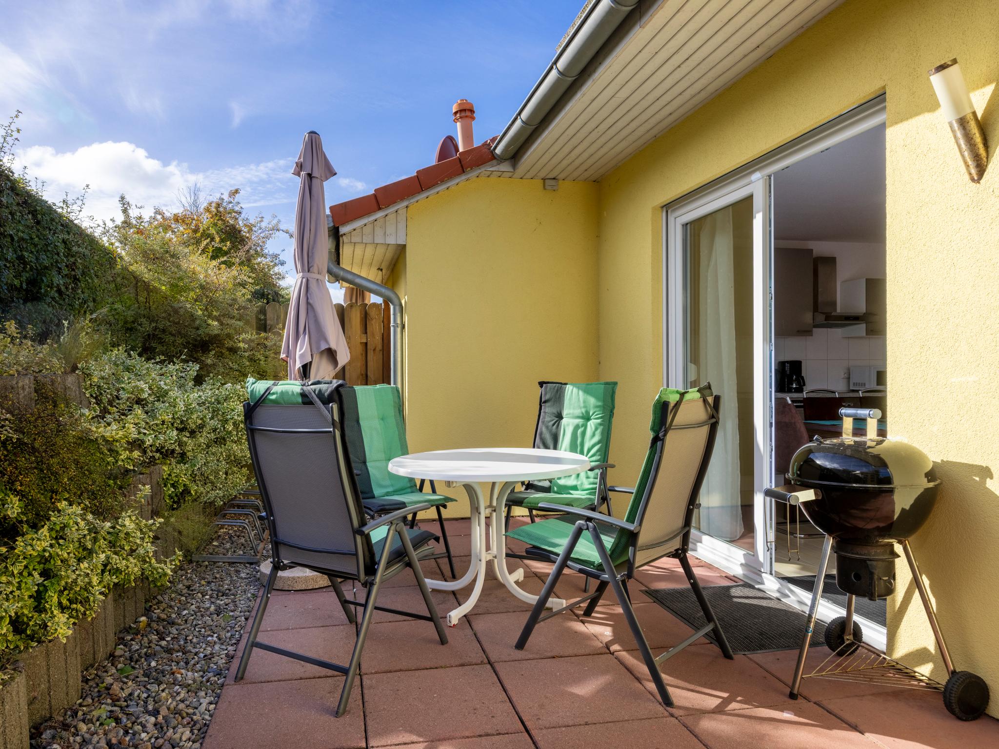 Outdoor terrace and views at Windflüchter XL in Boiensdorf
