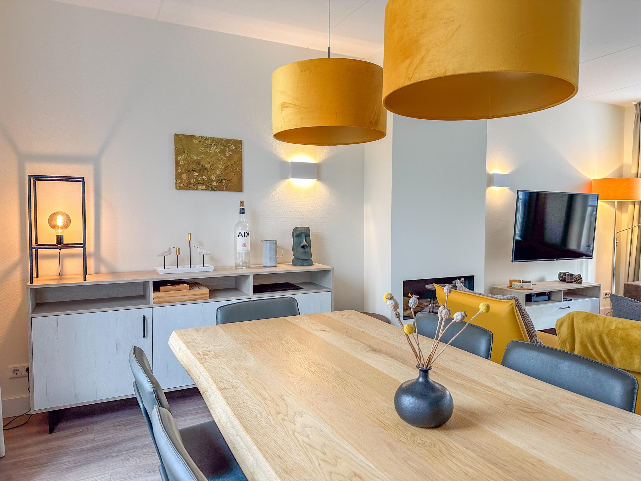 Swimming pool area at Happy Beach 50 in Colijnsplaat