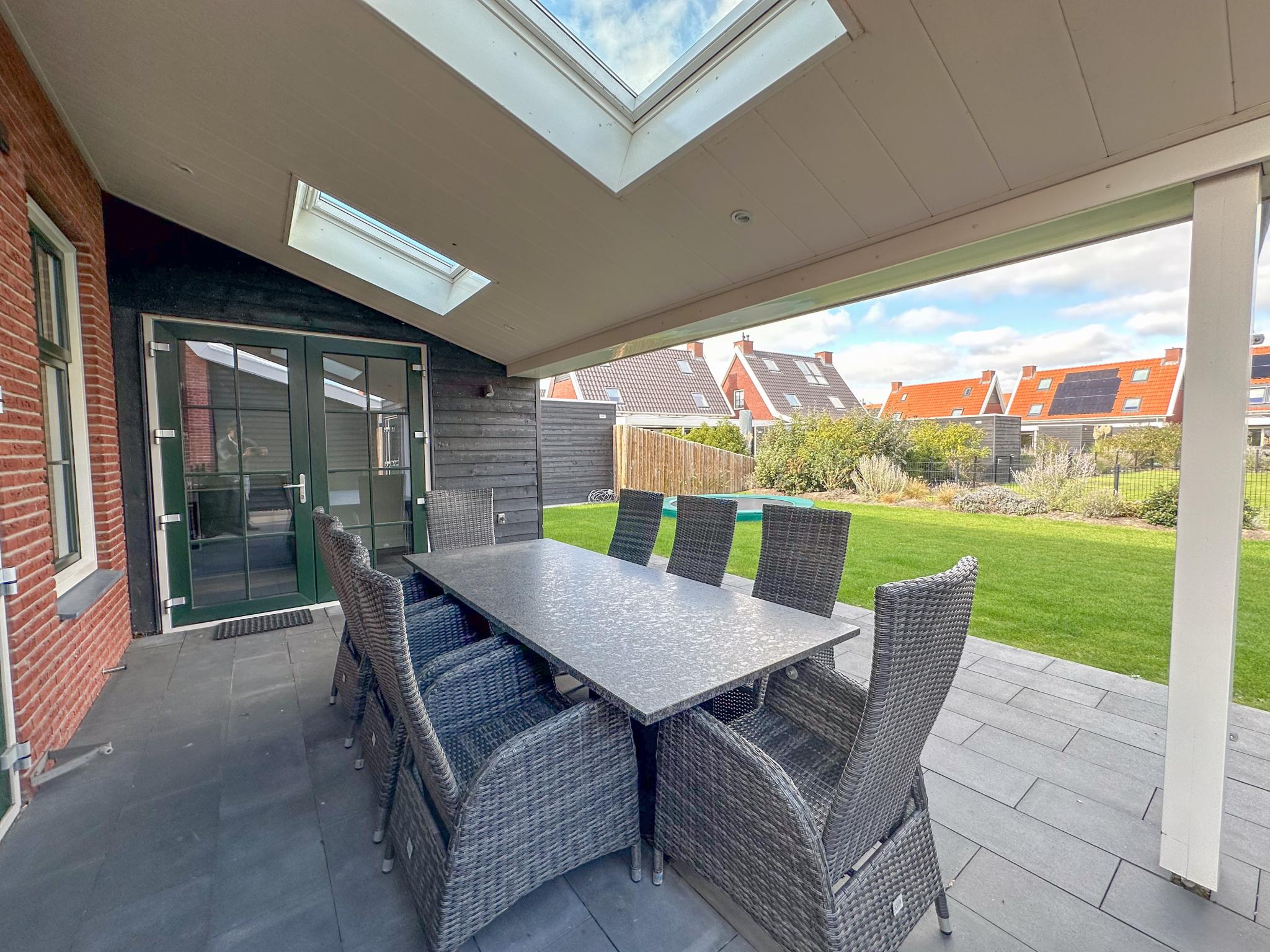 Living area at Dune Deluxe 77 in Colijnsplaat