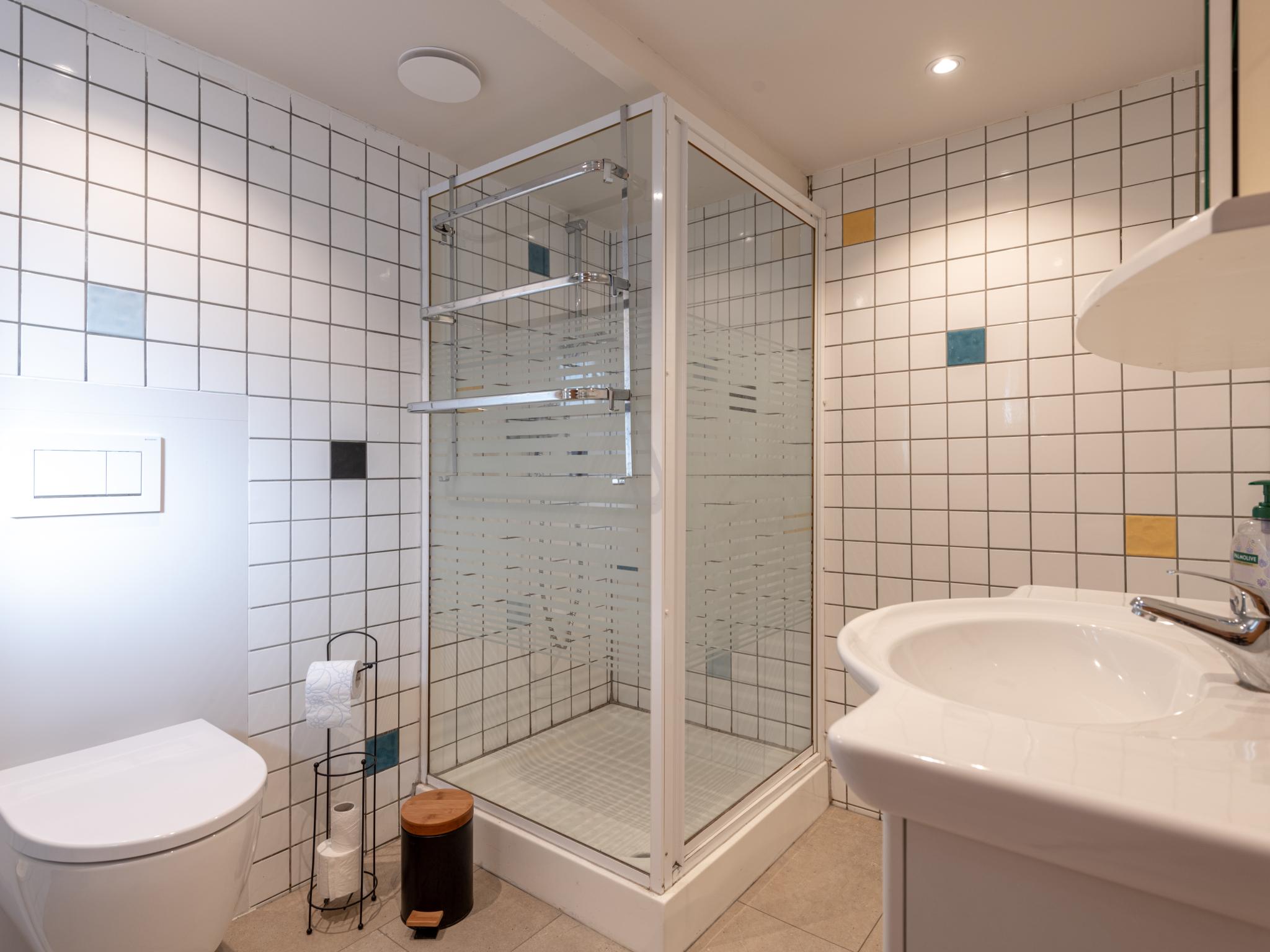 Bathroom facilities at Cabane Crevette in Nieuwpoort-Bad