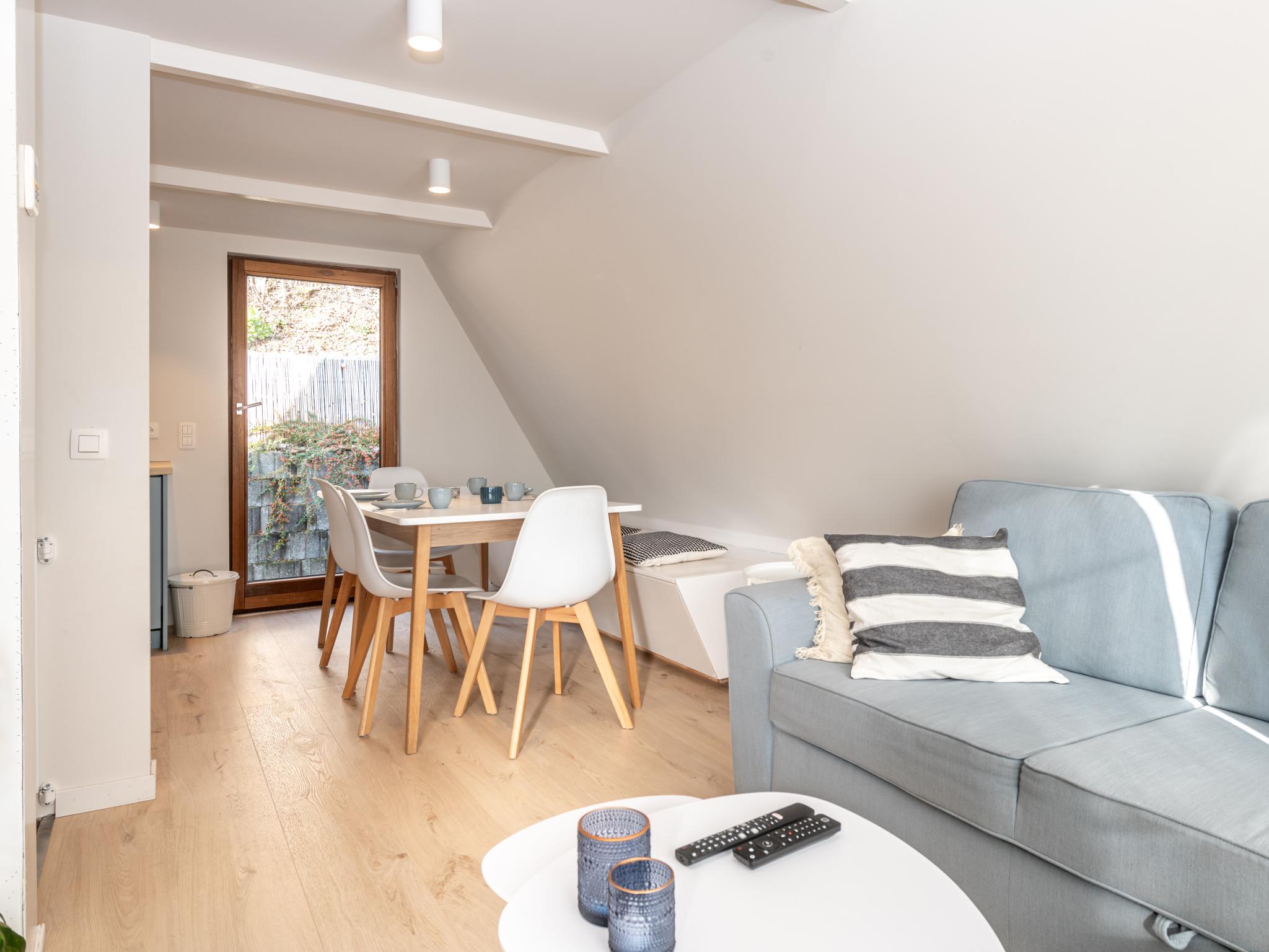 Bedroom with comfortable beds at Cabane Crevette in Nieuwpoort-Bad