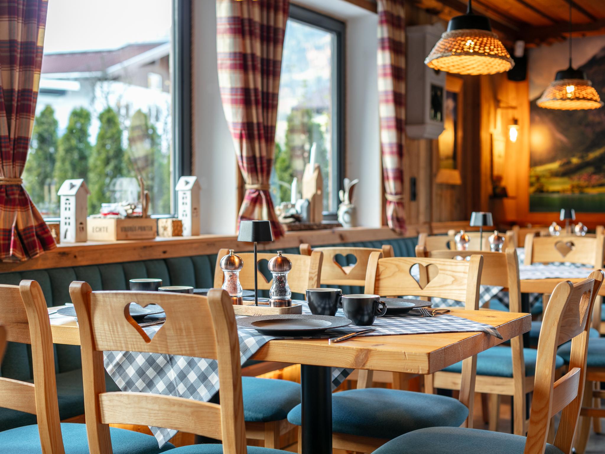 Living area at Bergzeit Hollersbach XL in Hollersbach im Pinzgau