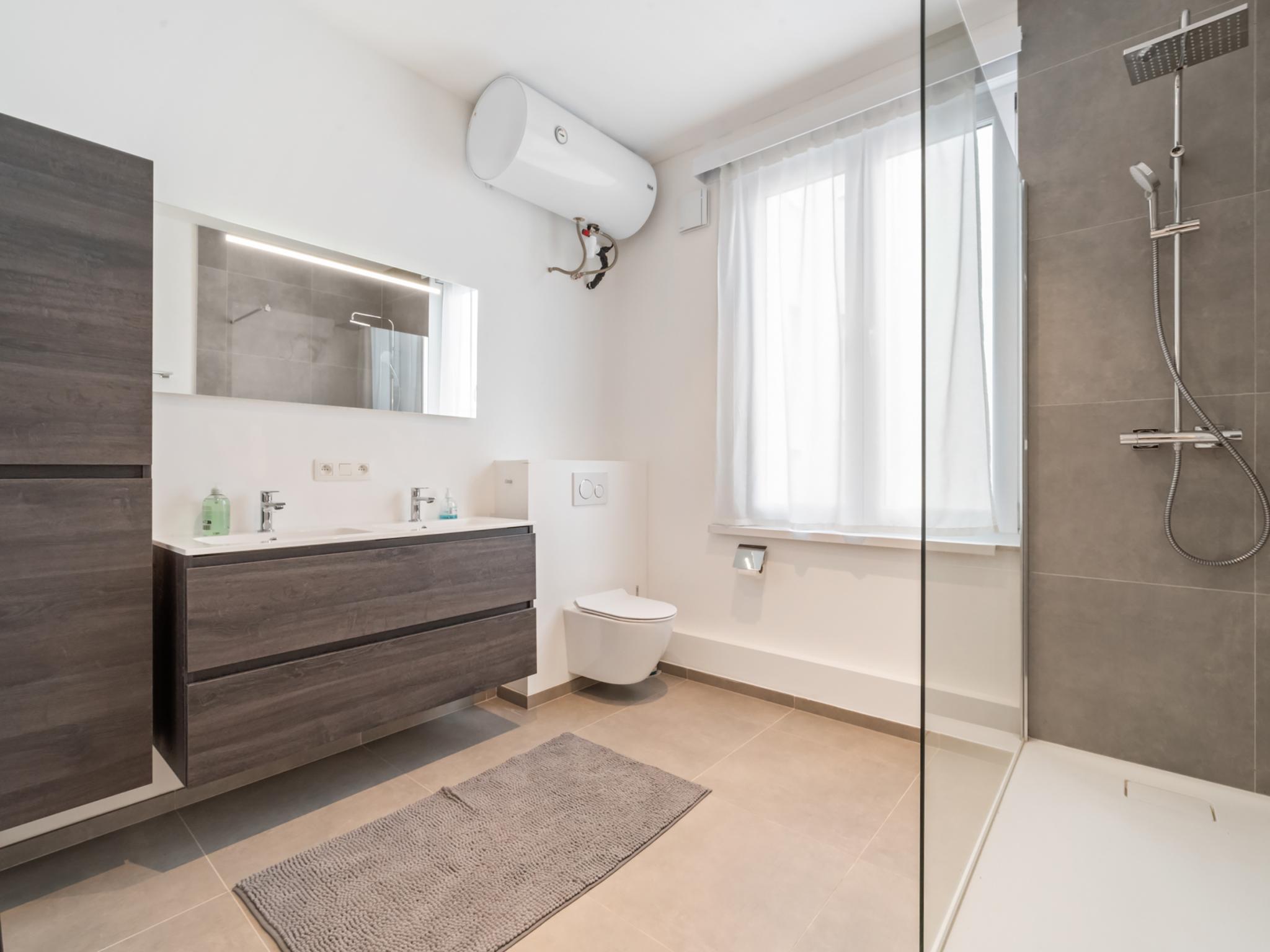 Bathroom facilities at Leopold - 0102 in Blankenberge