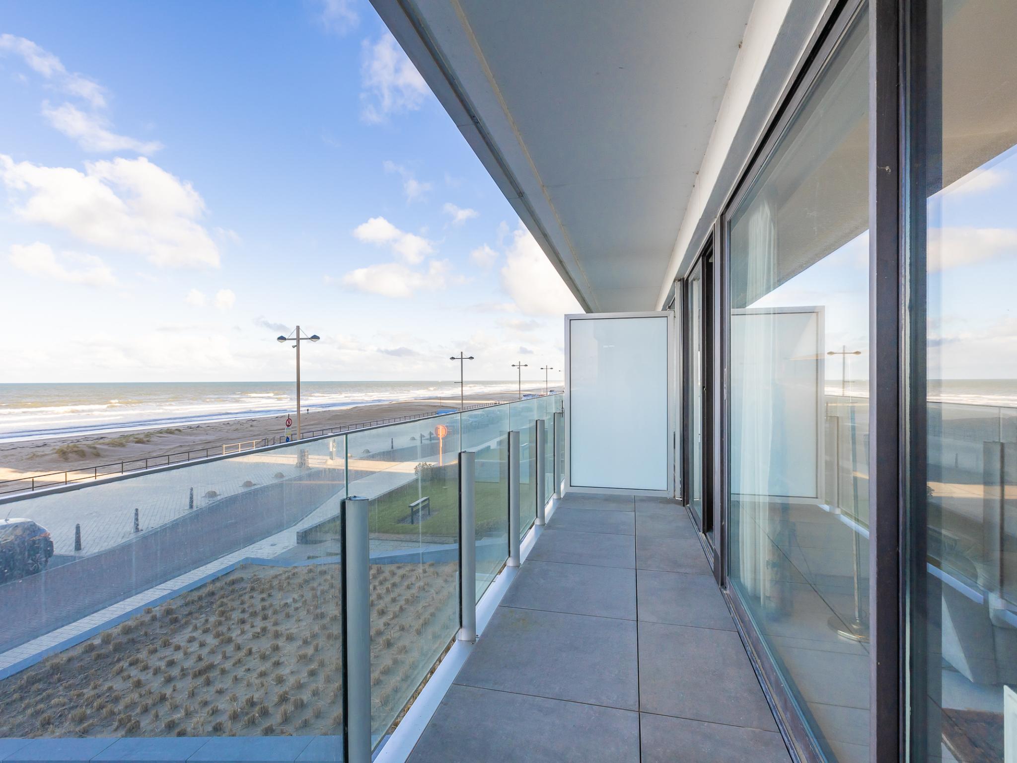 Bedroom with comfortable beds at De Rede 1 - 0101 + parking 18 in Middelkerke